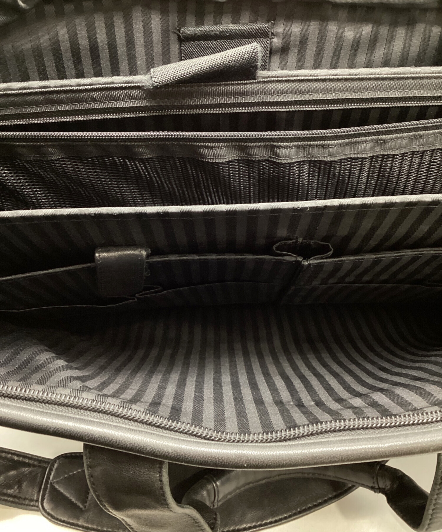 中古・古着通販】TUMI (トゥミ) 拡張式レザービジネスバッグ ブラック