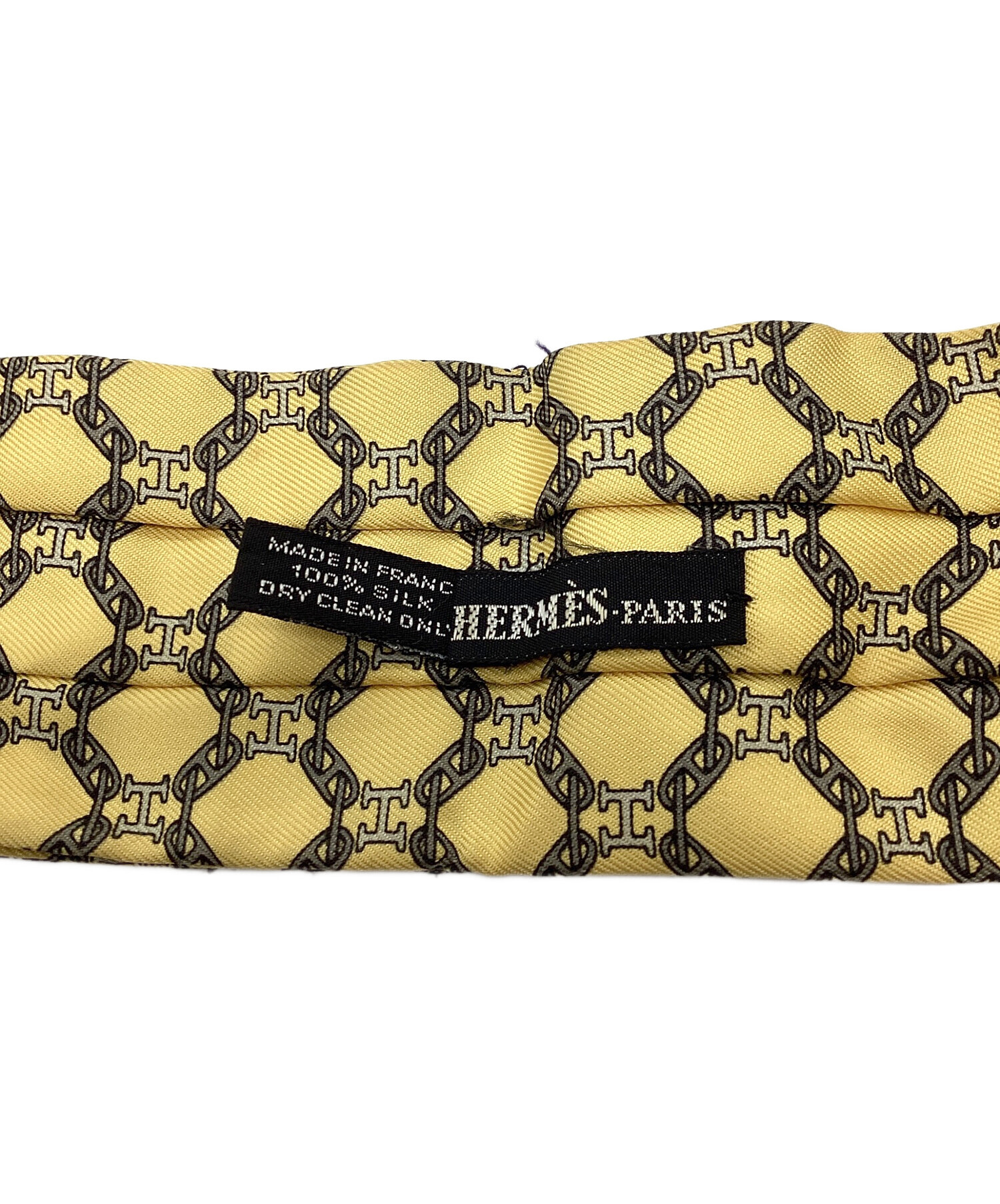 HERMES シルクハンカチ スカーフ　イエロー カメ柄 HERMES シルクハンカチ スカーフ イエロー カメ柄 HERMES シルク