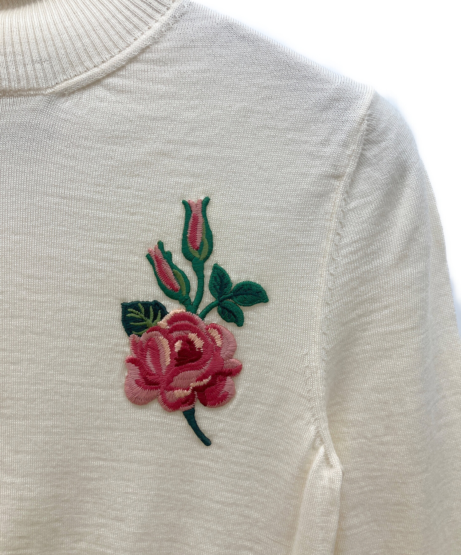 未使用GUCCI☆ニットカットソーＸＳ 中古・古着通販】GUCCI (グッチ) 花刺繍タートルネックニット ホワイト
