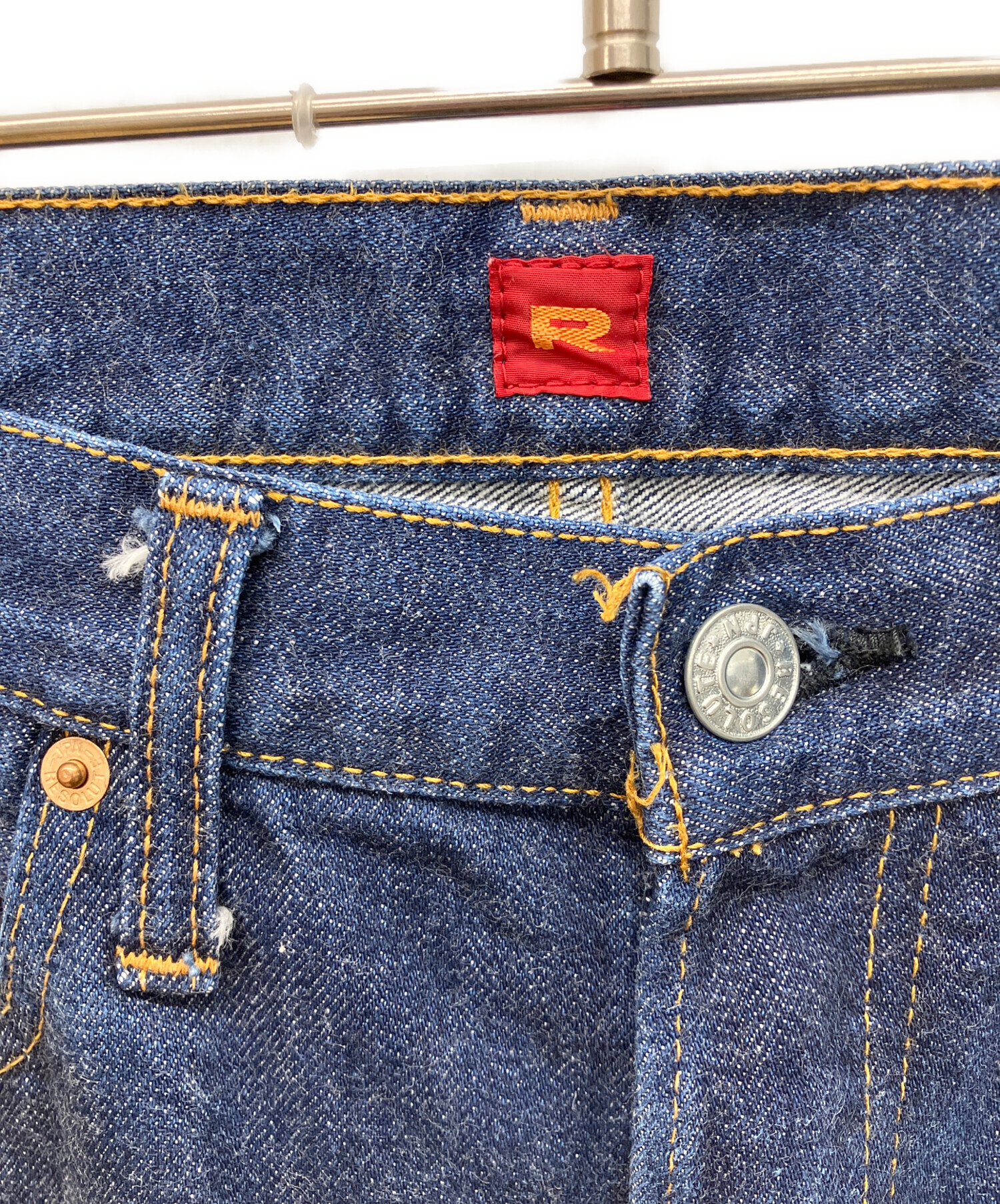 【中古】リゾルト RESOLUTE デニムパンツ Lot 710 ボタンフライ 赤耳 ジーンズ 30 インディゴ /☆G メンズ 中古・古着通販】RESOLUTE (リゾルト) 710/デニムパンツ 濃紺