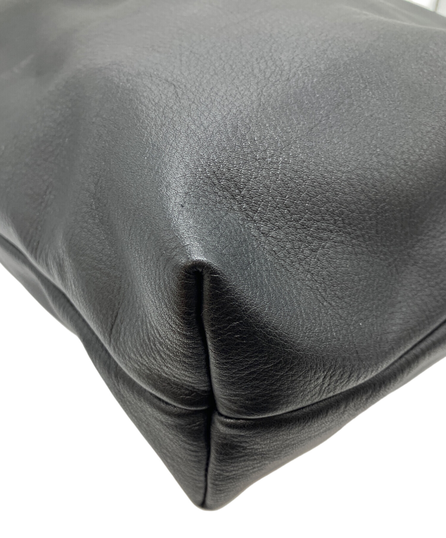 中古・古着通販】HENDER SCHEME (エンダースキーマ) cow bag M レザー