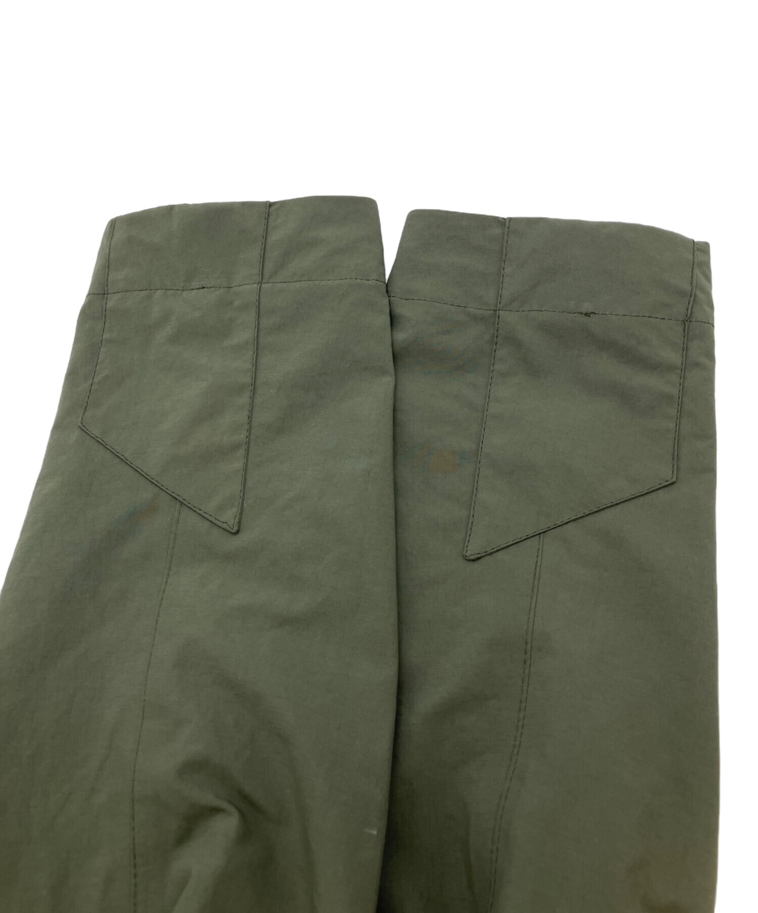 HERNO(ヘルノ)のナイロン(シャカシャカ)パーカー(濃いカーキー) HERNO