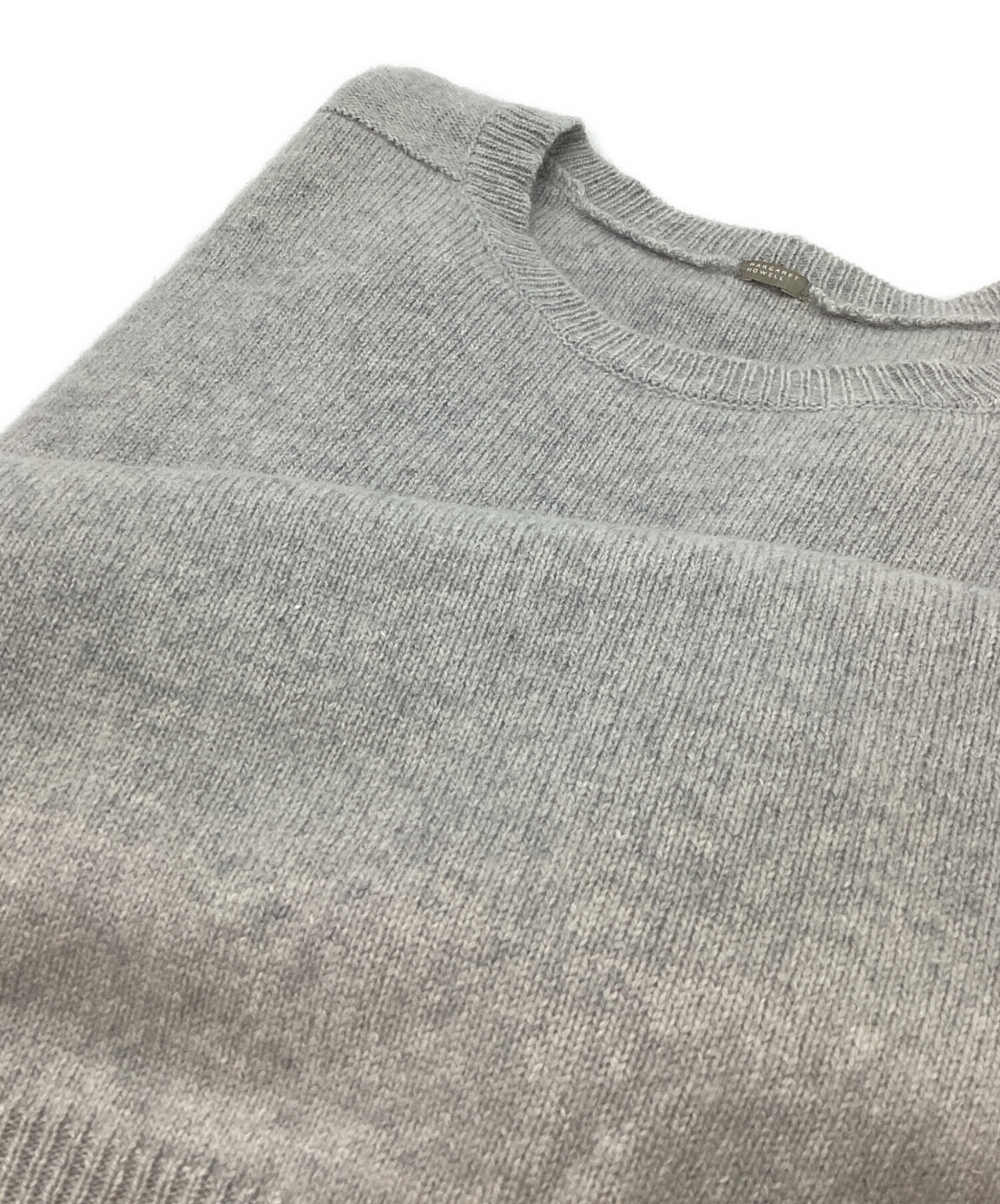新品未使用MARGARET HOWELL グレー マフラー　定価税込25300円 新品未使用MARGARET HOWELL グレー マフラー 定価税込25300円 新品未