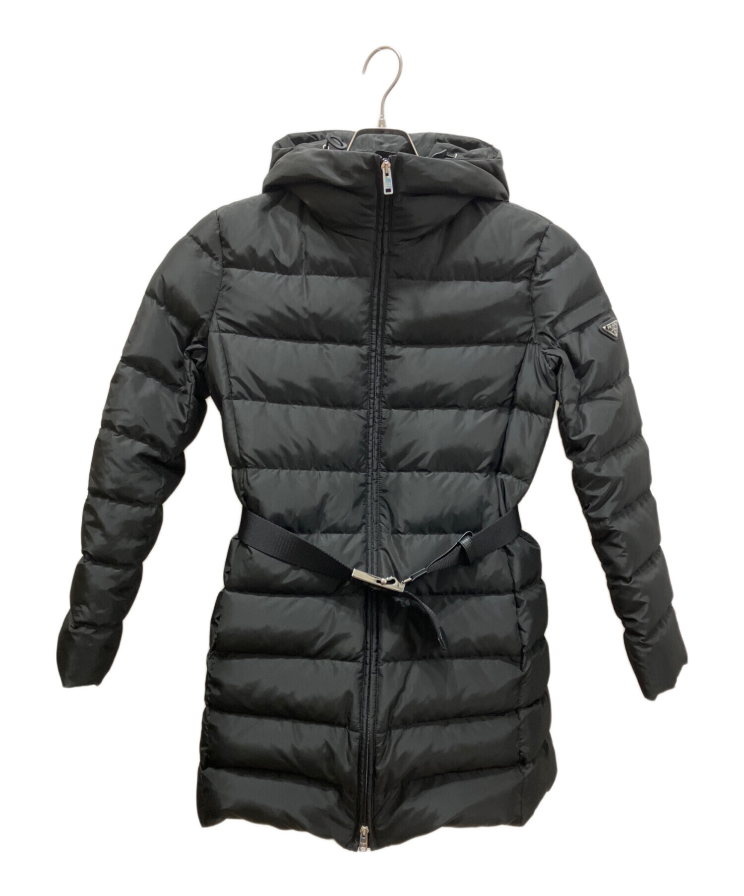 PRADA 濃いグレーベルト付きダウンコートサイズ38 中古・古着通販】PRADA (プラダ) トライアングルプレート ダウンコート