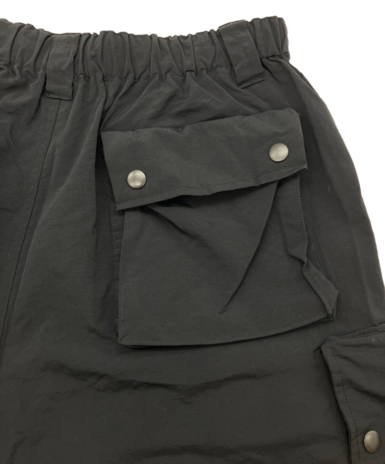 中古・古着通販】YOKE (ヨーク) Multi pockets utility shorts