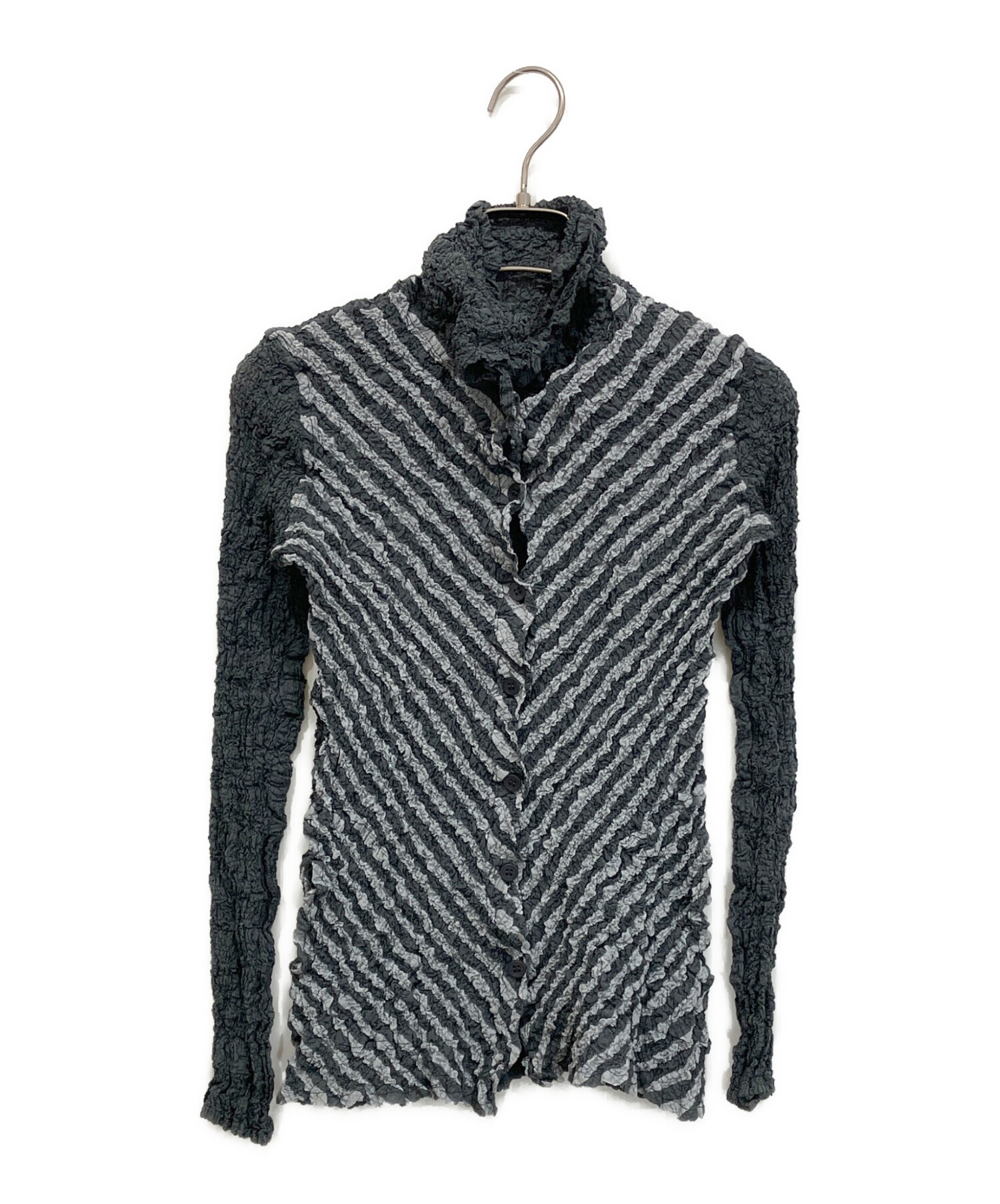 イッセイミヤケ タートルネック 長袖 シワ加工 白・グレー 中古・古着通販】me ISSEY MIYAKE (ミーイッセイ ミヤケ) シワ加工長袖