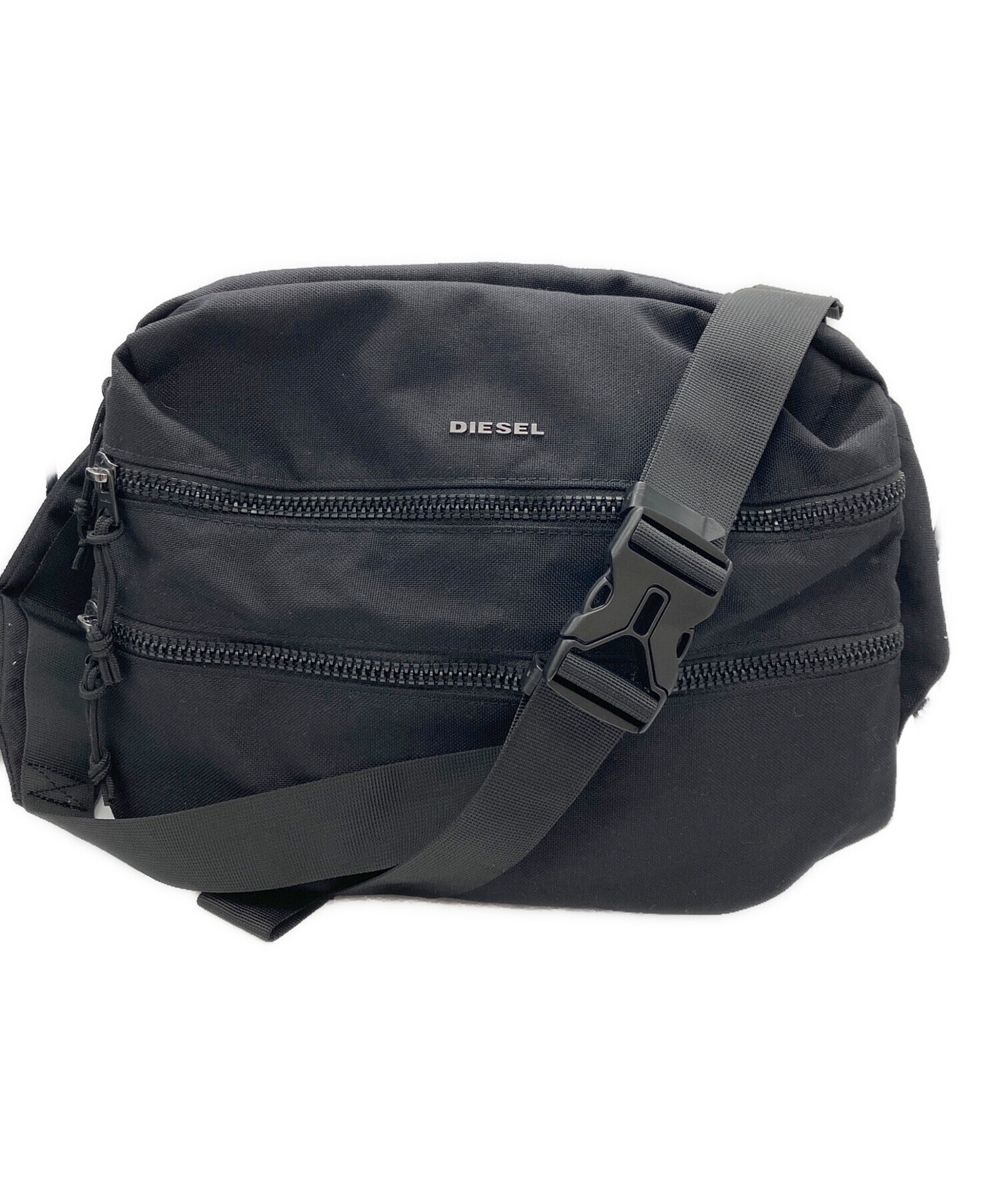 【未使用級】DIESEL ダブルジップ ボディバッグ クロスボディー カモフラ 中古・古着通販】DIESEL (ディーゼル) ダブルジップ ワンショルダー