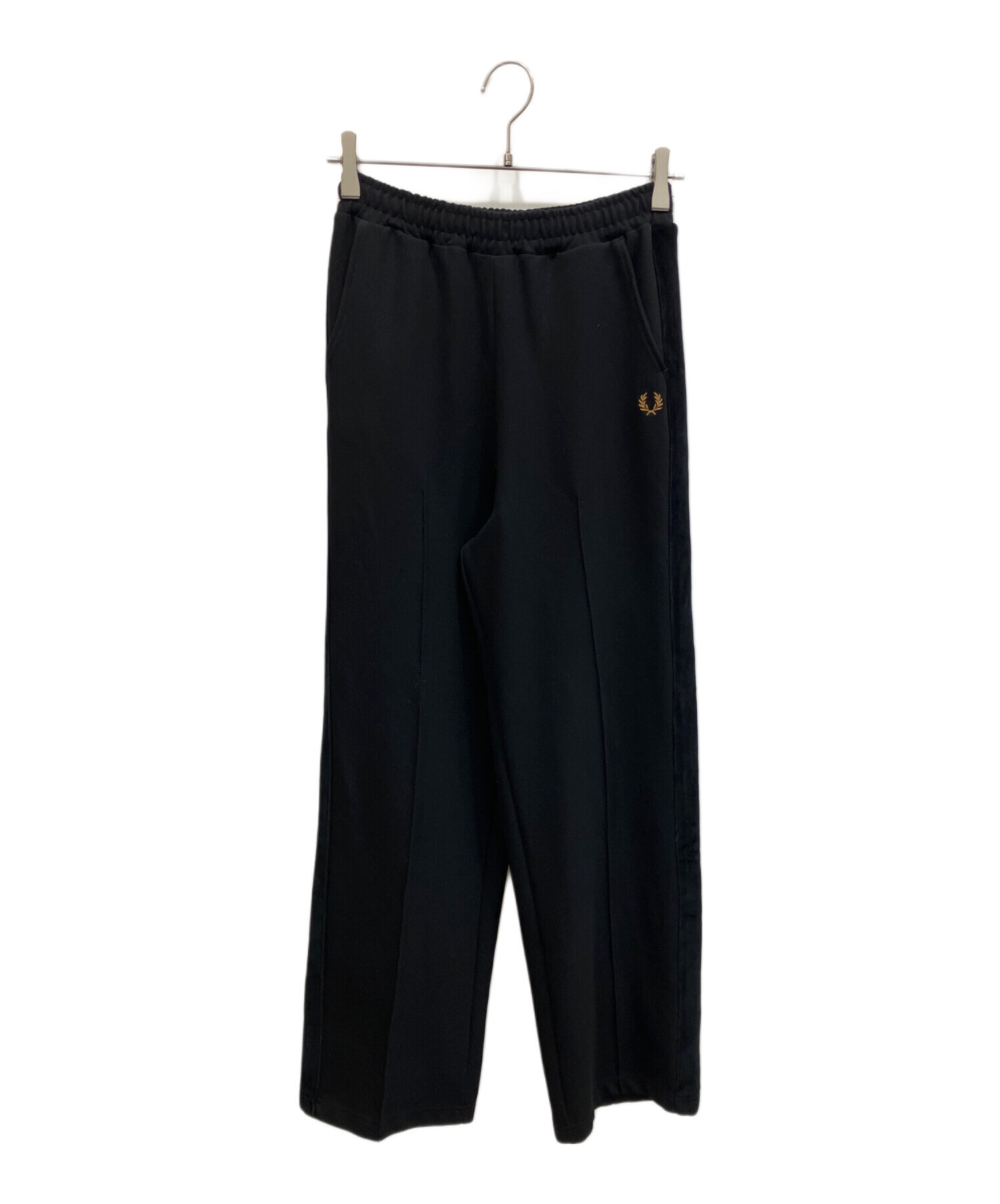 FRED PERRY ブラック トラックパンツ 中古・古着通販】FRED PERRY (フレッドペリー) トラックパンツ