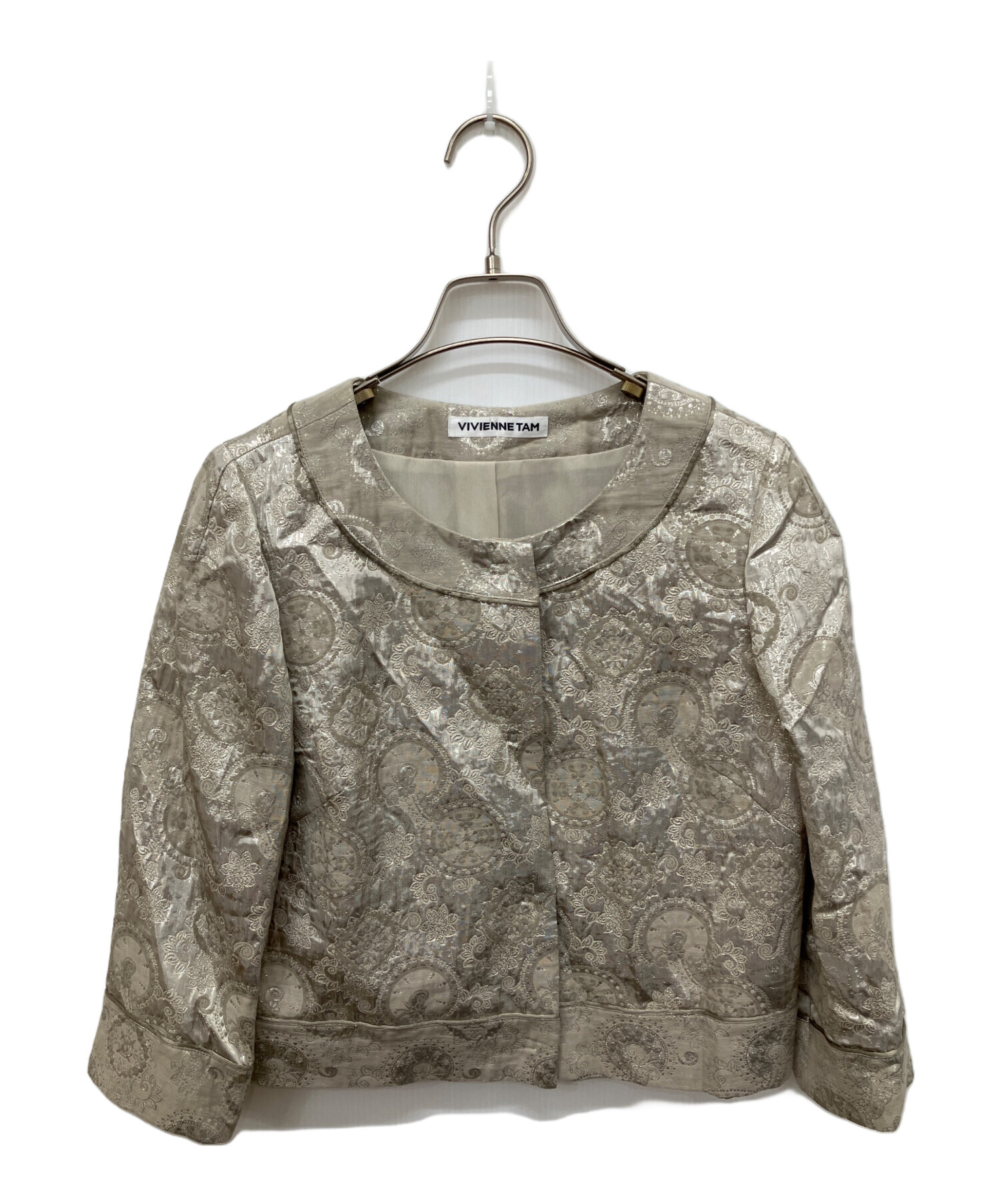 美品 VIVIENNE TAM ヴィヴィアンタム リーフ柄 バックリボン ブラウス 38 カーキ レディース 古着 中古 USED 中古・古着通販】VIVIENNE TAM (ヴィヴィアンタム) 孔雀柄パワーネット
