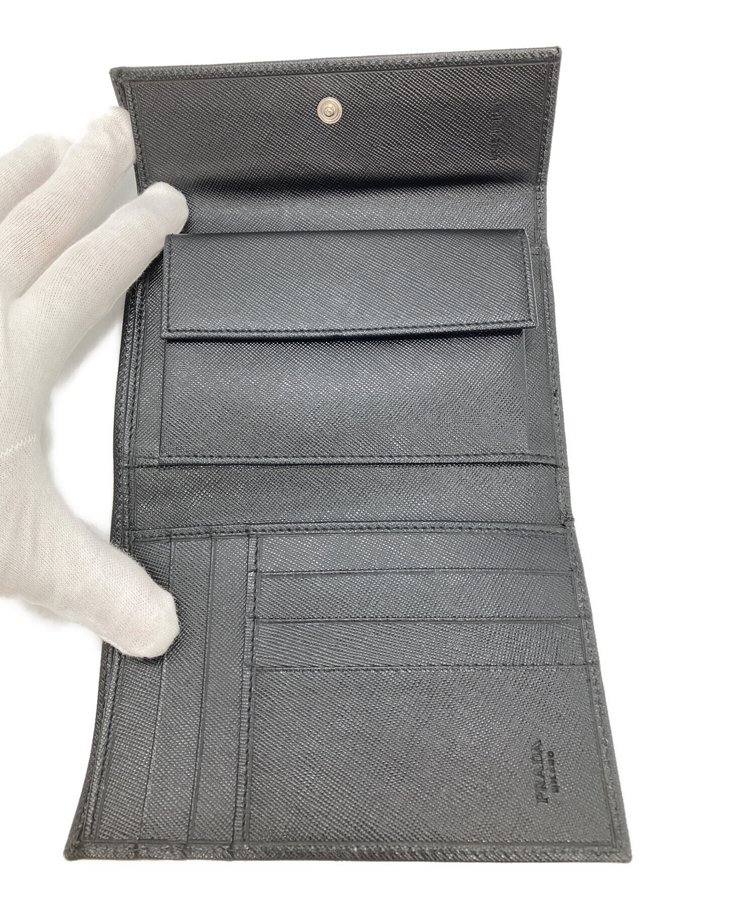 中古・古着通販】PRADA (プラダ) サフィアーノレザーミディアム 