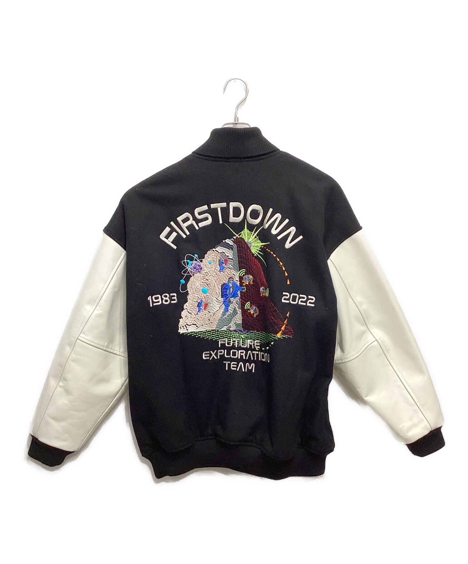 レザージャケット刺繍スタジャンブラックレザー袖ウール企業ヴィンテージ 中古・古着通販】FIRST DOWN (ファーストダウン) 袖レザー刺繍