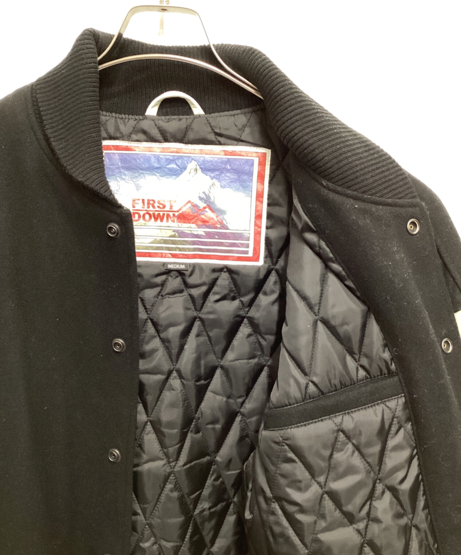 中古・古着通販】FIRST DOWN (ファーストダウン) 袖レザー刺繍