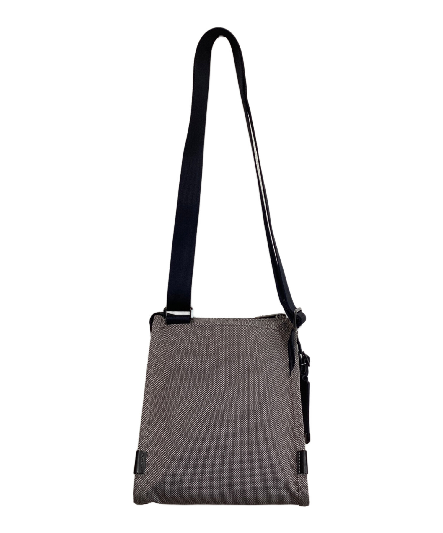 中古・古着通販】TUMI (トゥミ) Pocket Bag Small グレー｜ブランド