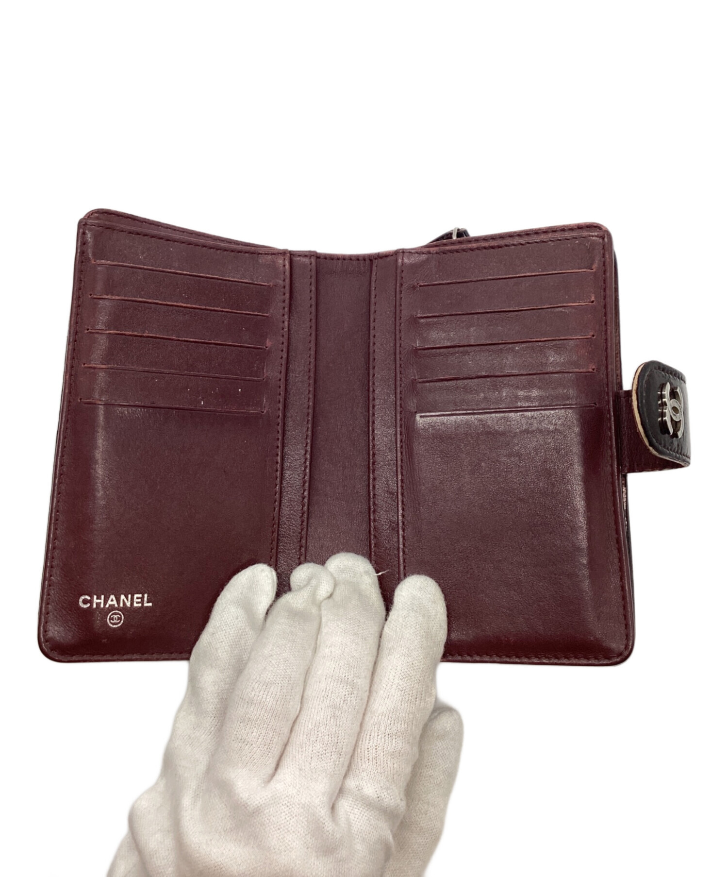 シャネル CHANEL パテント 二つ折り財布 ブラウン系 中古・古着通販】CHANEL (シャネル) マトラッセパテント2つ折り財布