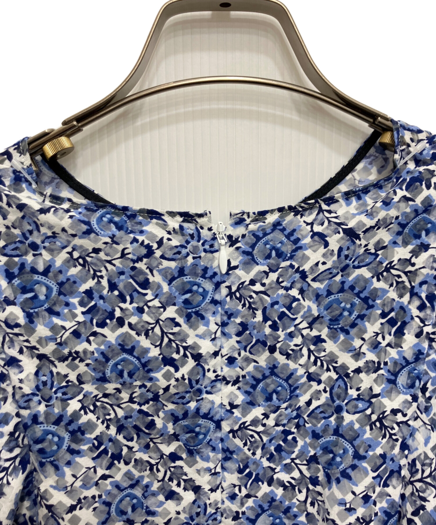 ★美品★ANAYI 花柄ワンピース 38号 ブルー系 中古・古着通販】ANAYI (アナイ) 花柄ノースリーブワンピース ブルー