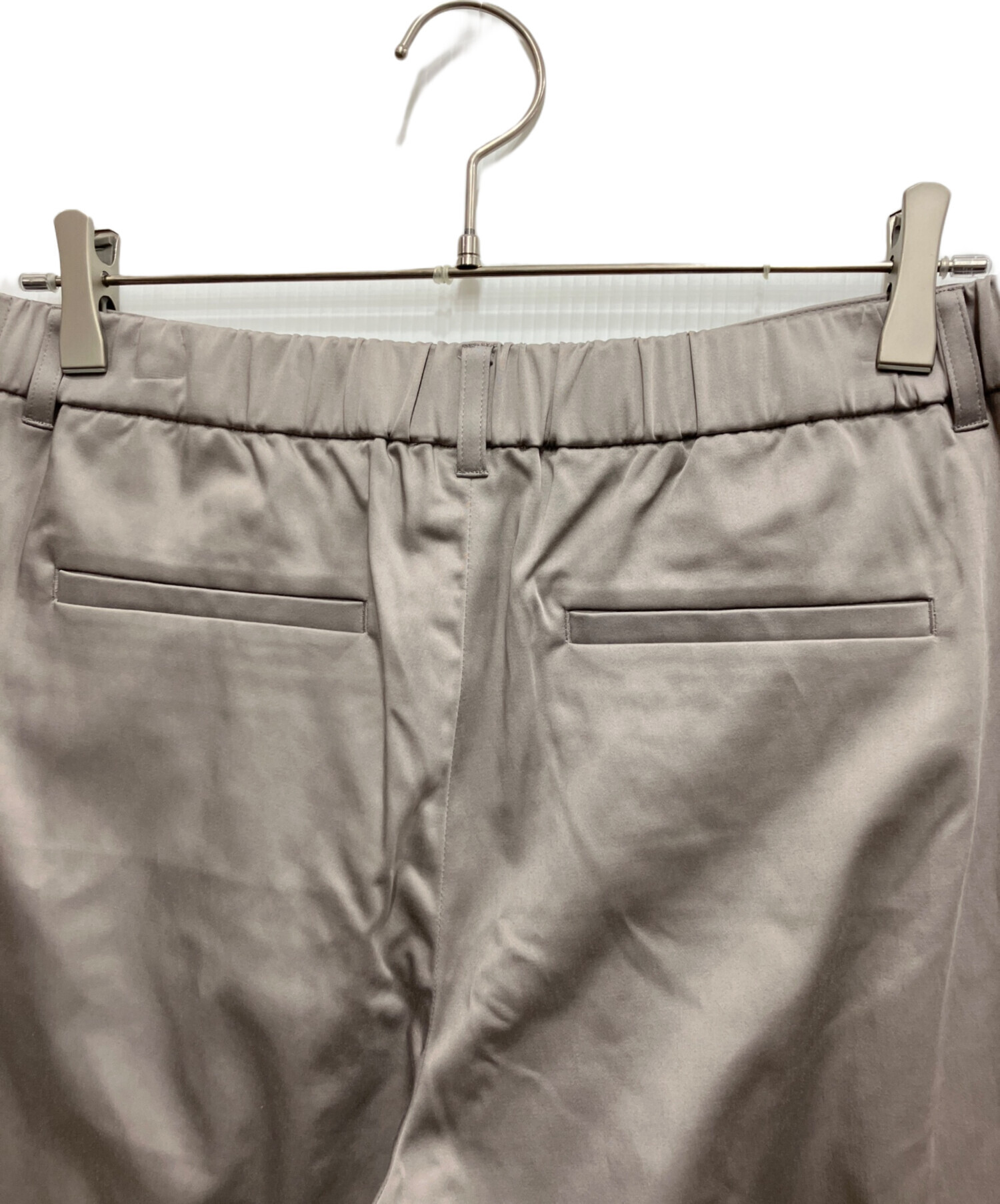 中古・古着通販】UNTITLED (アンタイトル) サテンテーパードパンツ