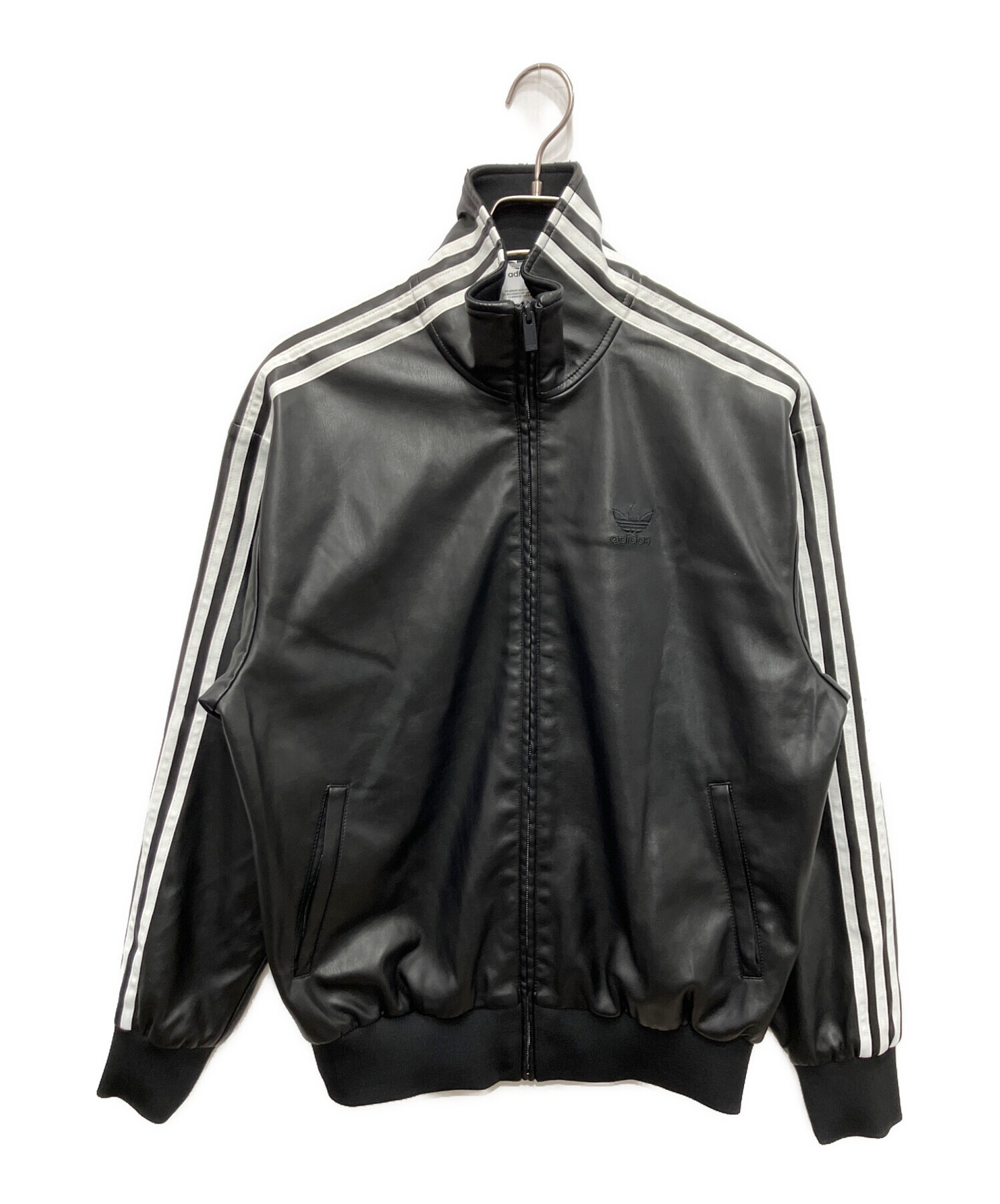 中古・古着通販】adidas (アディダス) フェイクレザーファイヤーバード 中古・古着通販】adidas (アディダス) フェイクレザーファイヤーバード