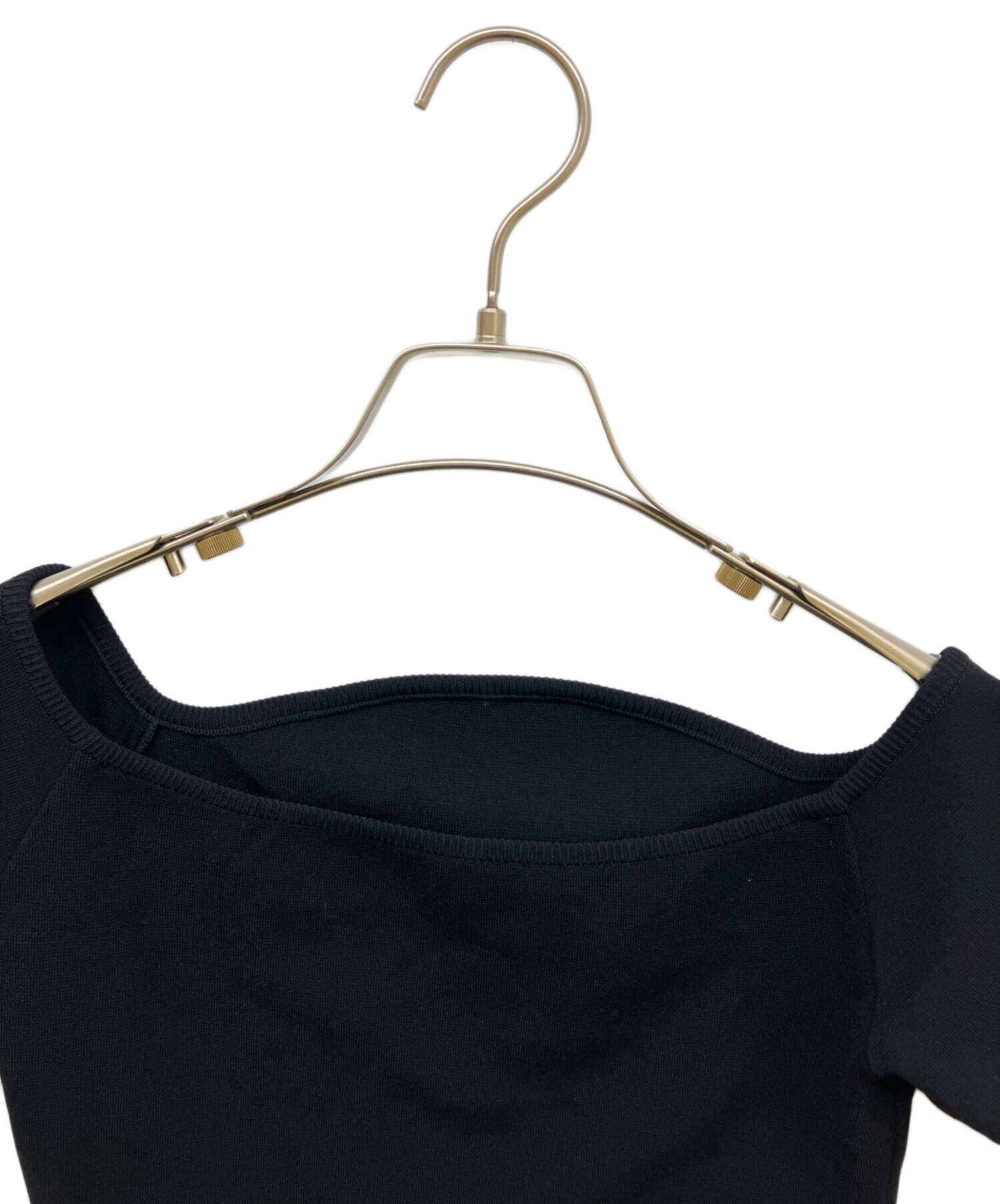 Cygne 半袖ニットオフショルトップス chele　ブラック シーニュ 半袖ニットオフショルトップス chele｜Cygne(シーニュ) 公式サイト