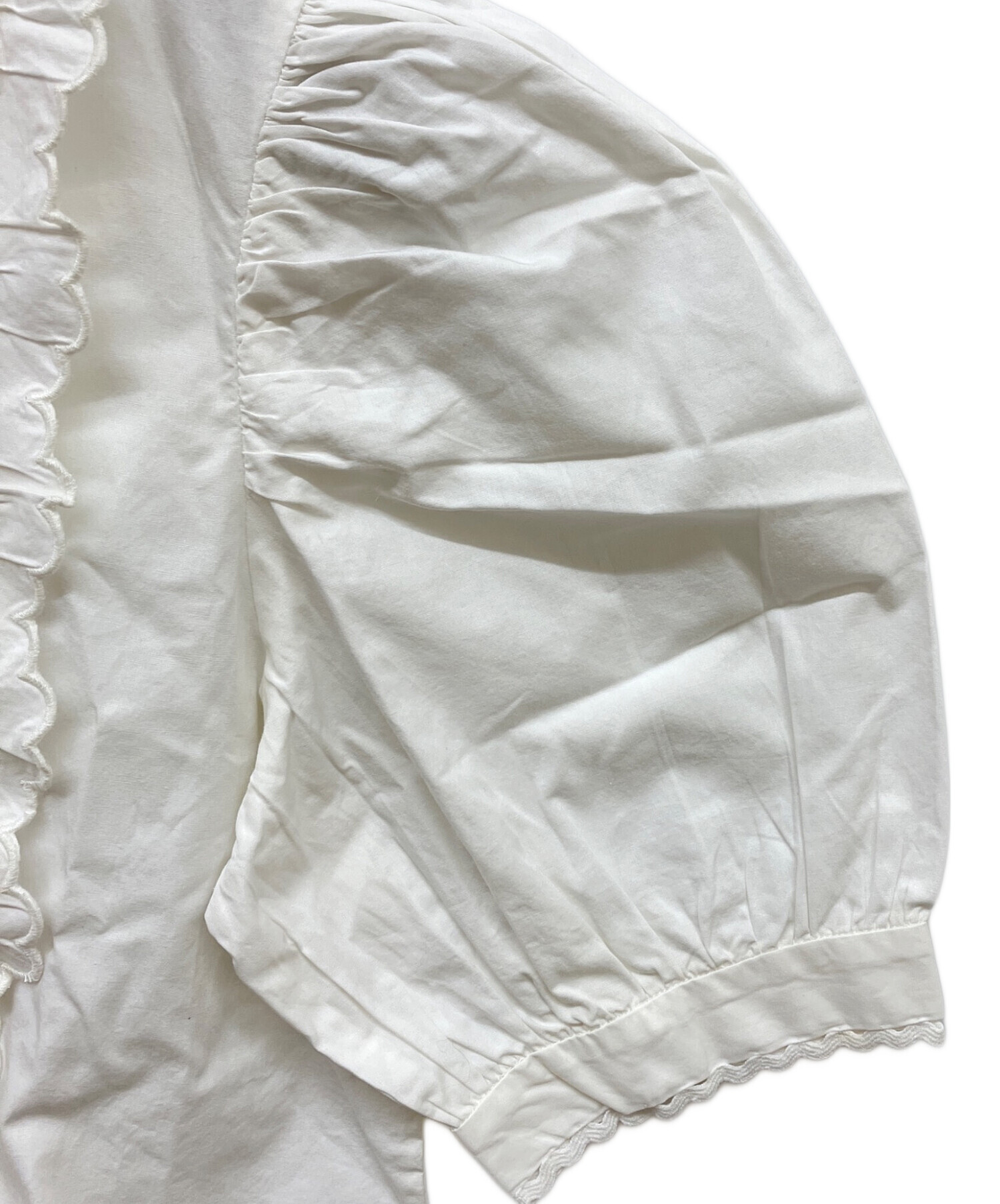 中古・古着通販】SEZANE (セザンヌ) フリルブラウス ホワイト サイズ