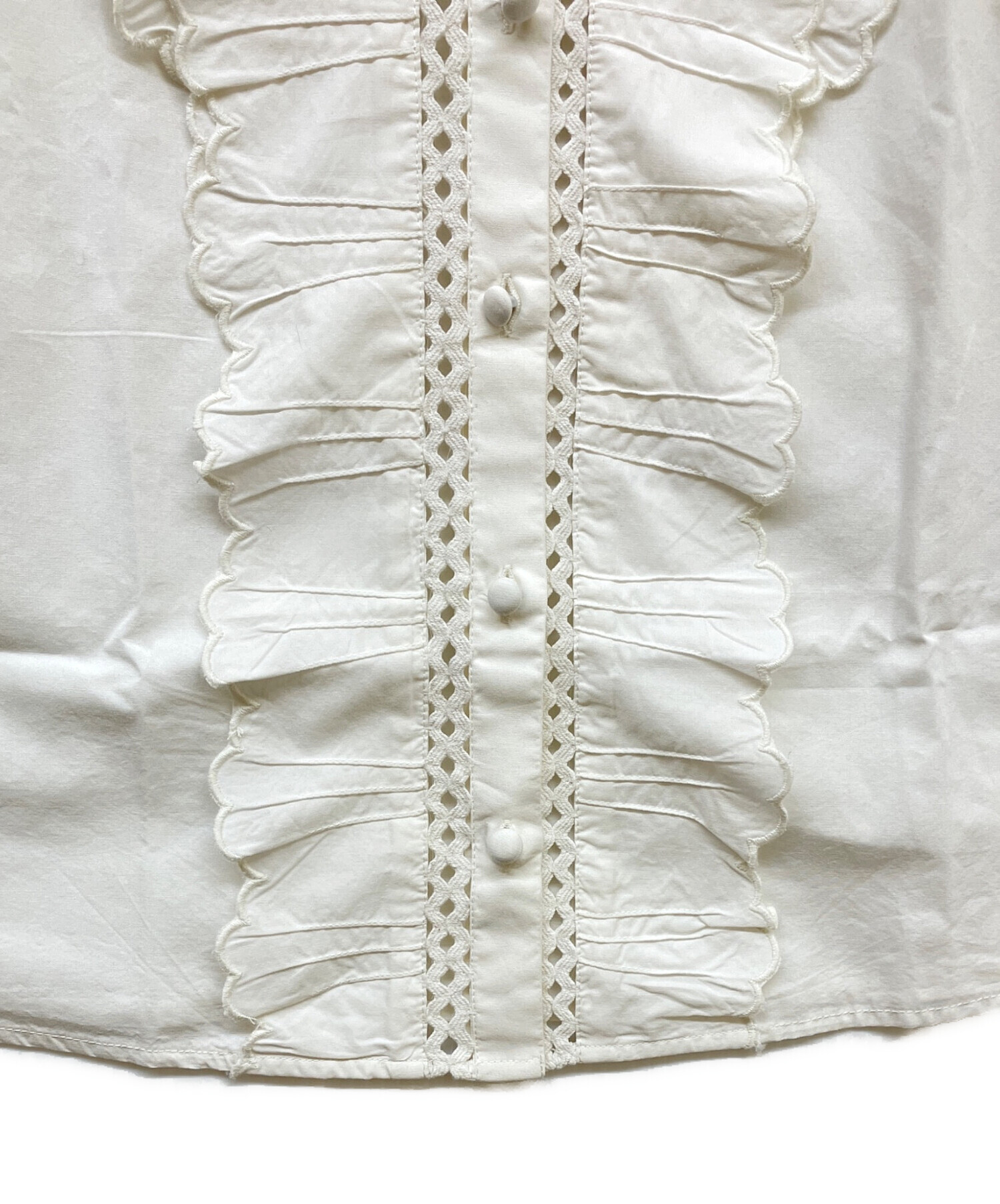 SEZANE シルク混 フリルブラウス ホワイト 34 中古・古着通販】SEZANE (セザンヌ) フリルブラウス ホワイト サイズ