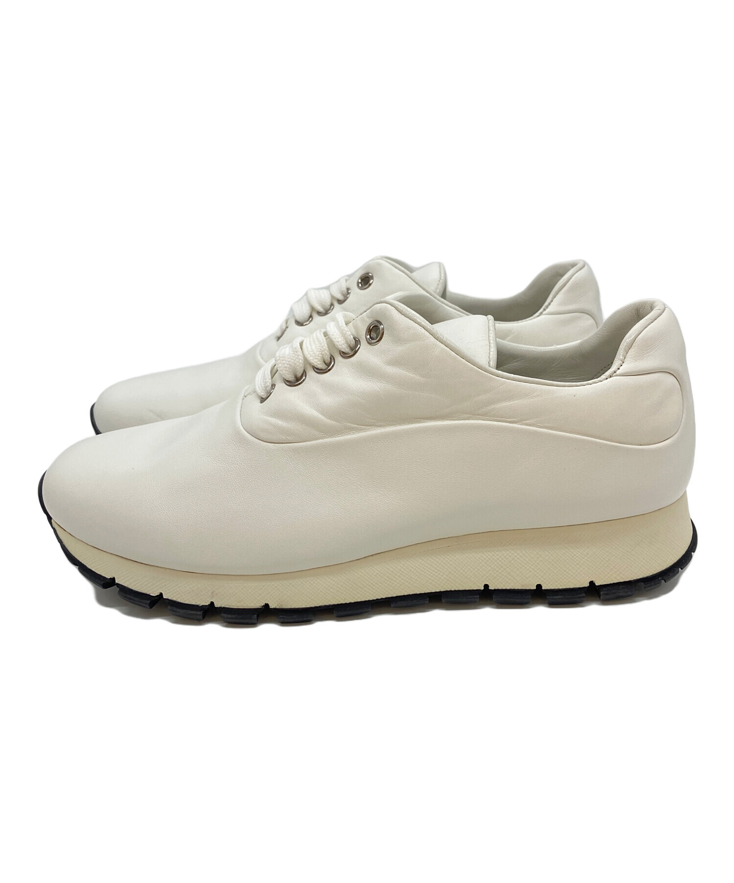 【美品】PRADA プラダ モノリス レザー スニーカー ホワイト 箱付き 中古・古着通販】PRADA (プラダ) レザースニーカー ホワイト サイズ:36