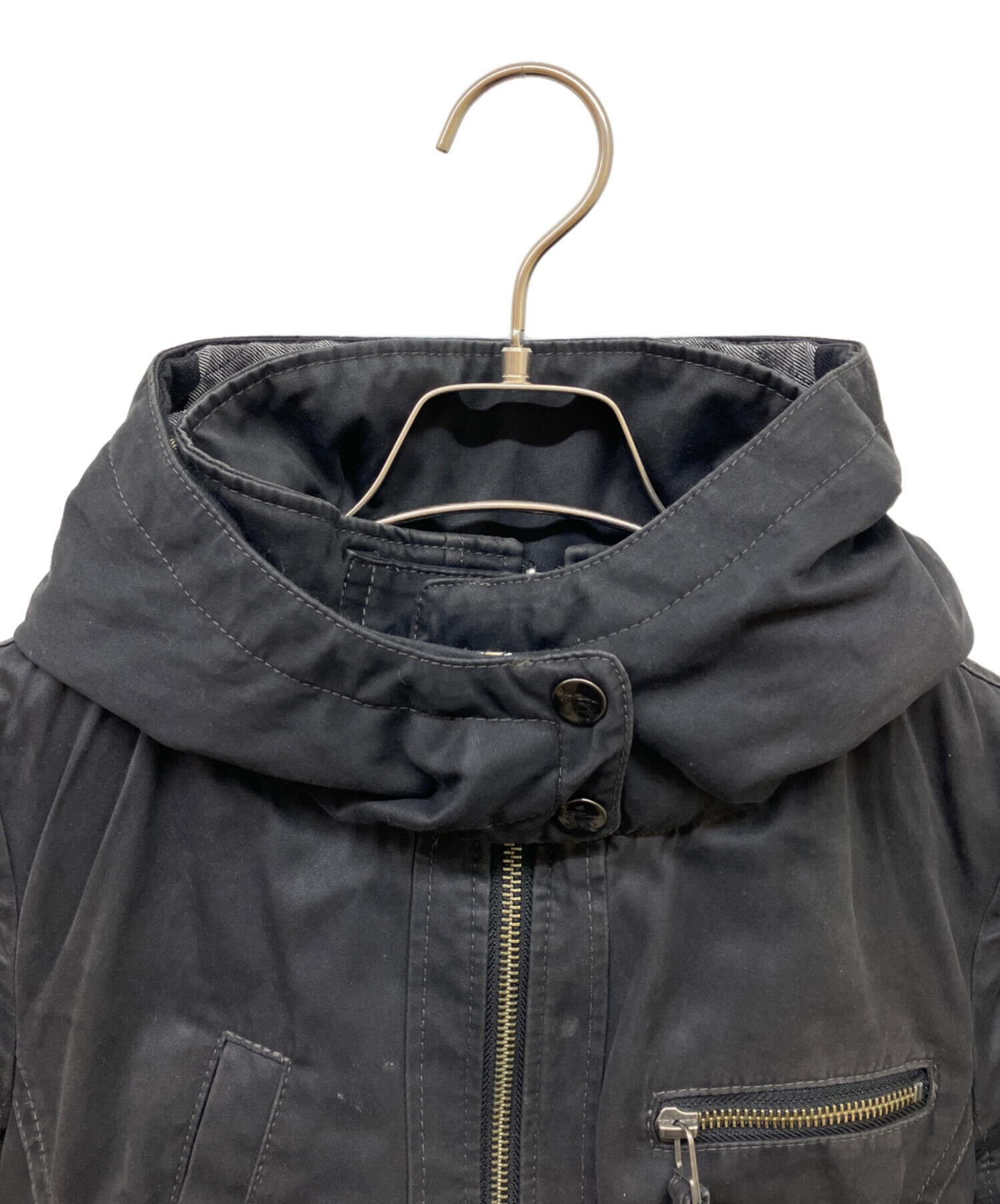 【美品】バーバリーブルーレーベル ミリタリージャケット リアルファ 中綿 黒 中古・古着通販】BURBERRY BLUE LABEL (バーバリー ブルー レーベル