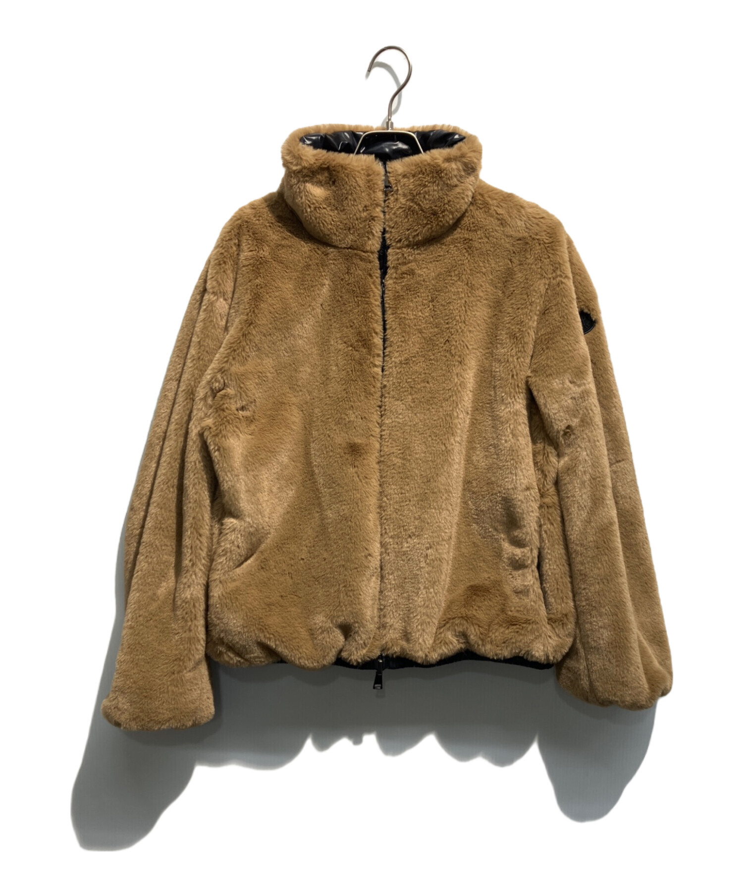 MONCLER フード付きリバーシブルベージュポンチョ新品　未使用　タグ付 MONCLER フード付きリバーシブルベージュポンチョ新品 未使用 タグ付