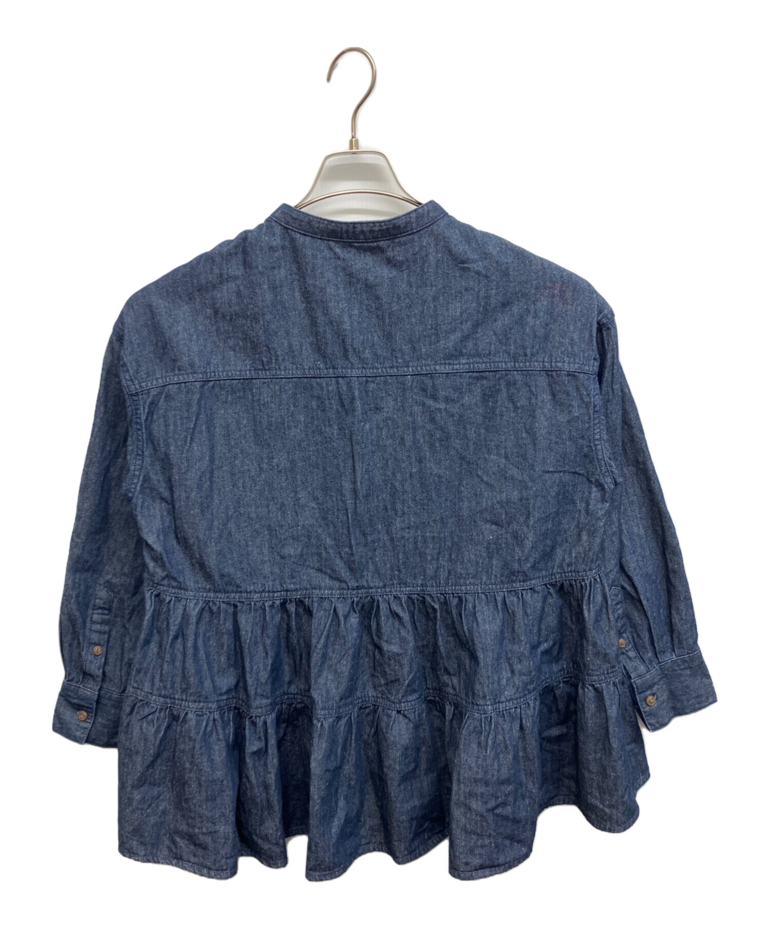 【美品】BEARDSLEYデニム フリル ティアード ブラウス インディゴ 中古・古着通販】BEARDSLEY (ビアズリー) デニムティアードシャツ