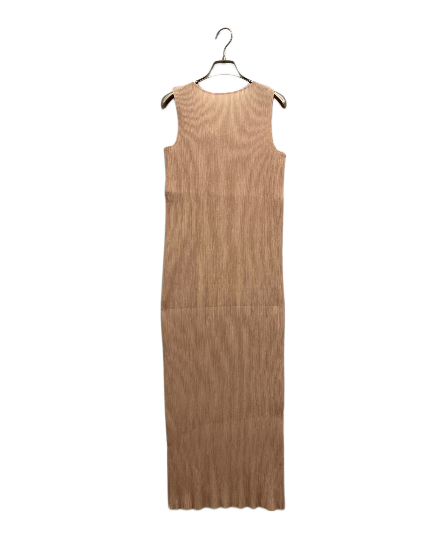 me ISSEI MIYAKE ストレッチノースリーブ　新品タグ付 中古・古着通販】ISSEY MIYAKE (イッセイミヤケ) ノースリーブ