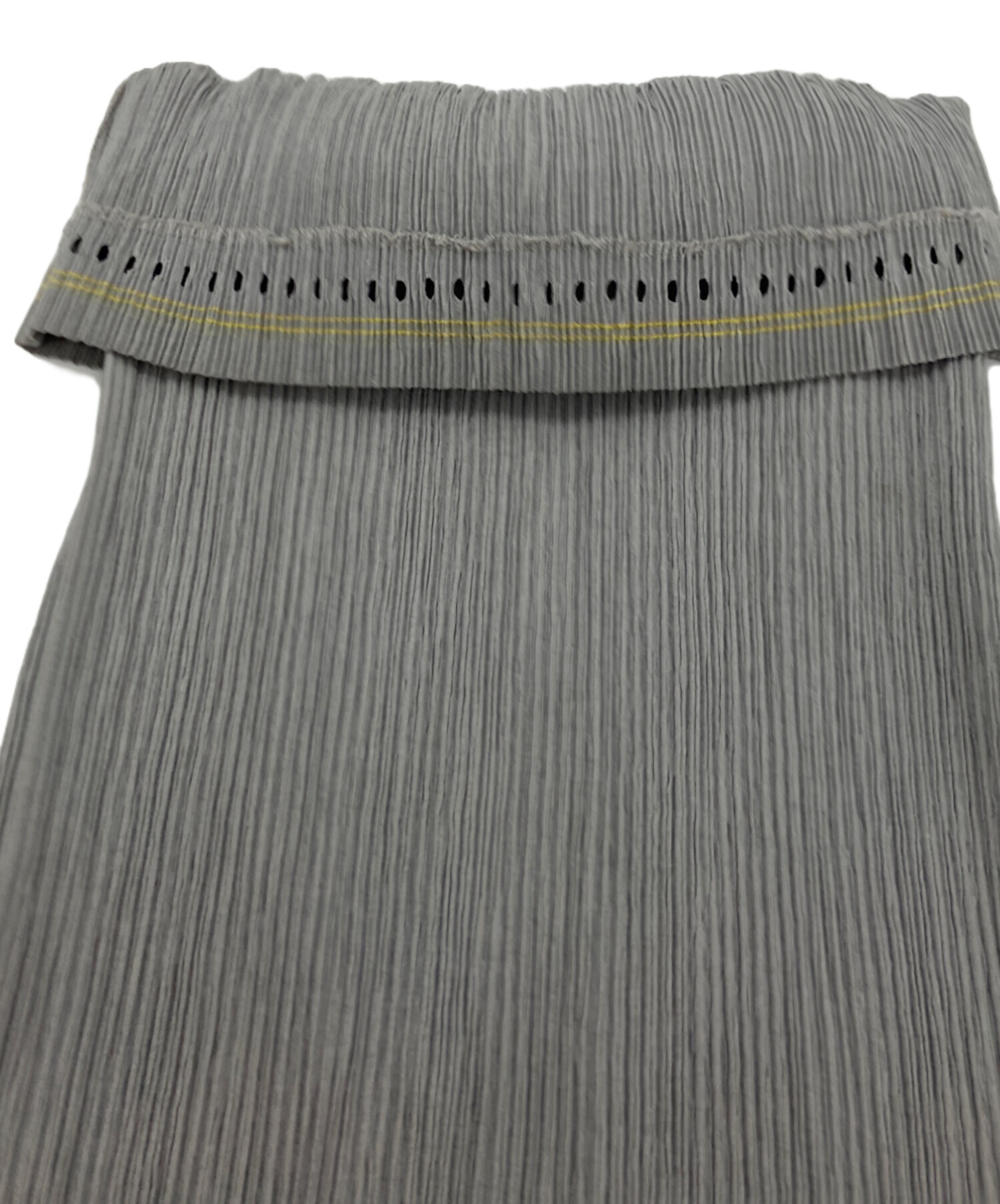 すーちゃん★ISSEY MIYAKE プリーツパンツ グレー 中古・古着通販】ISSEY MIYAKE (イッセイミヤケ) プリーツパンツ