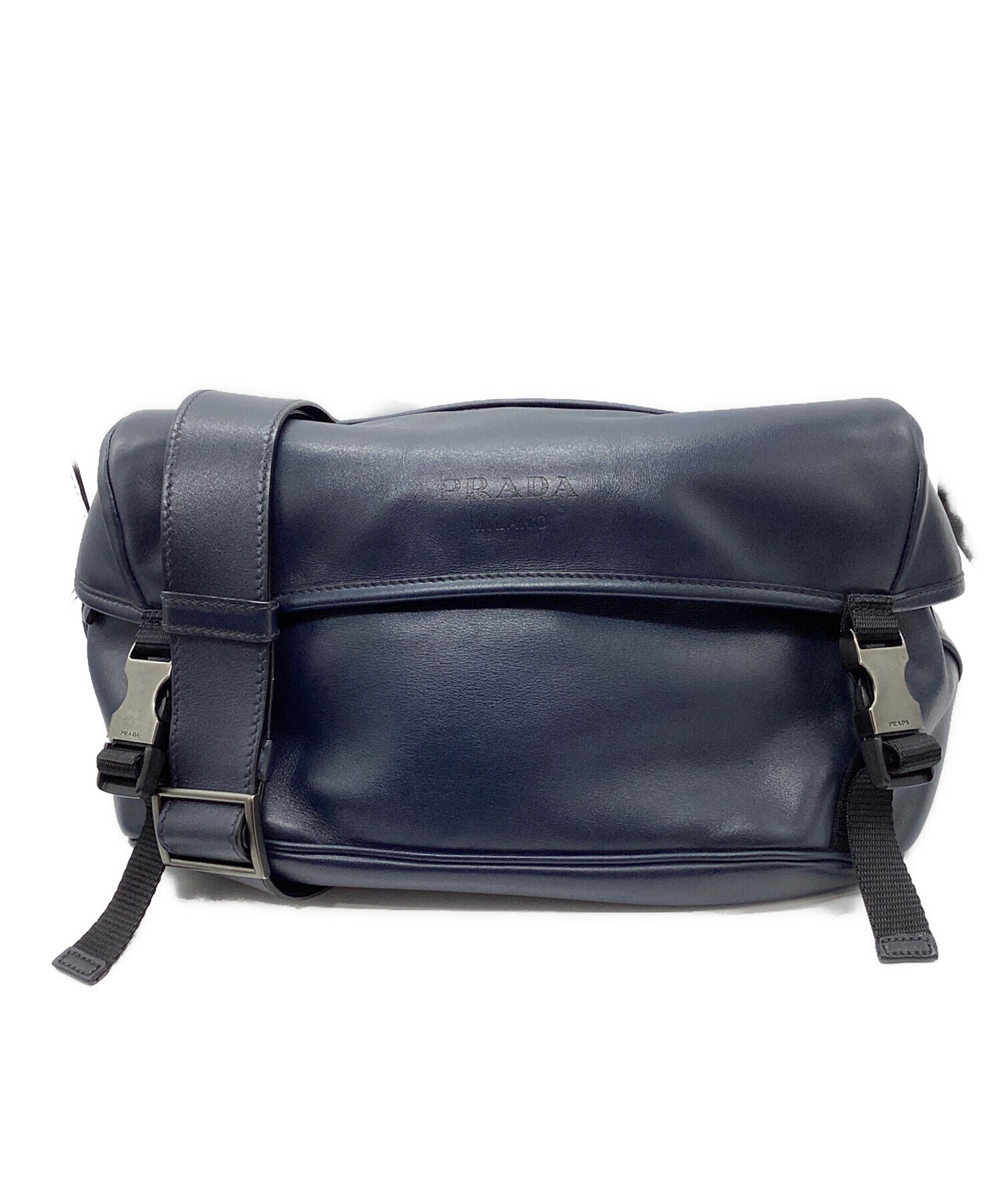 ゆ*た様 PRADA ネイビー レザー ショルダーバッグ 中古・古着通販】PRADA (プラダ) ショルダーバッグ ネイビー｜ブランド