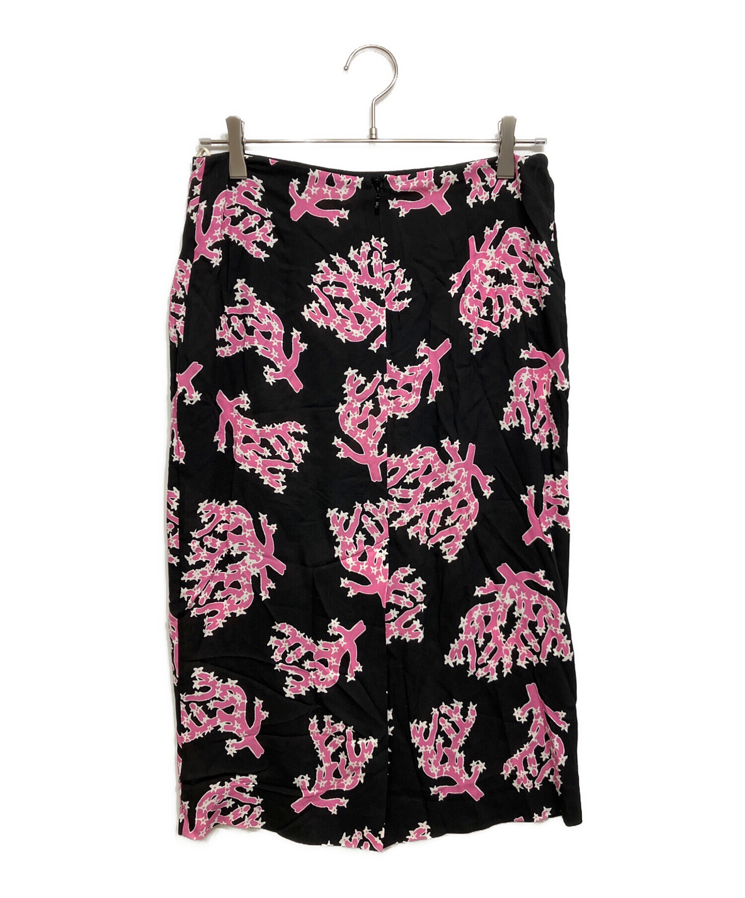 【美品】25SS　マルニ　MARNI マルチカラーローズプリン卜スカート 中古・古着通販】MARNI (マルニ) プリントスカート ブラック×ピンク