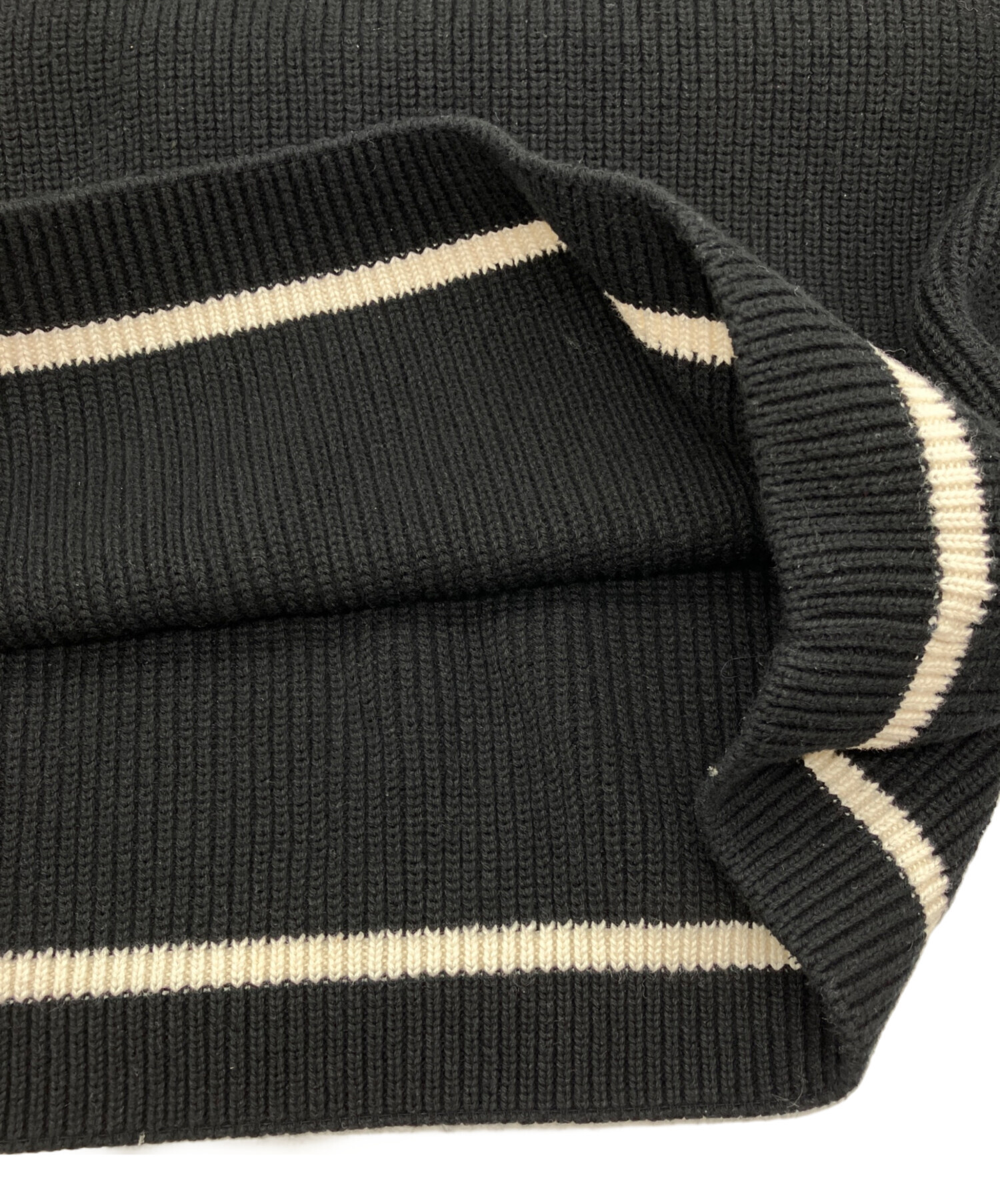 中古・古着通販】FRED PERRY (フレッドペリー) Striped Trim V-Neck