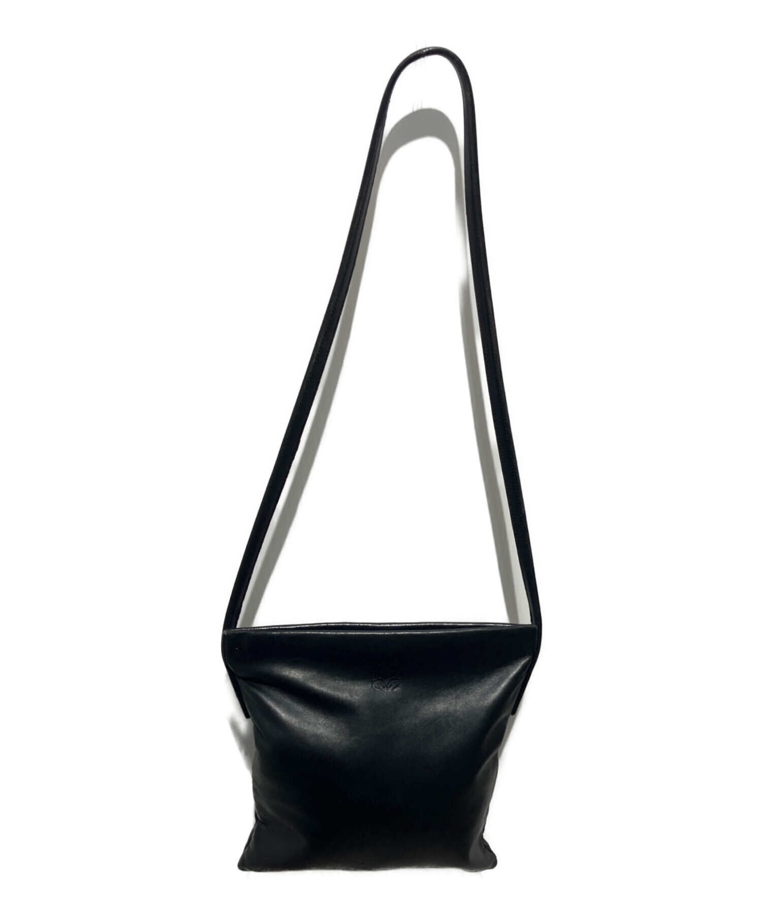 【中古】ロエベ ショルダーバッグ オールレザー ビンテージ ブラック 中古・古着通販】LOEWE (ロエベ) レザーショルダーバッグ ブラック