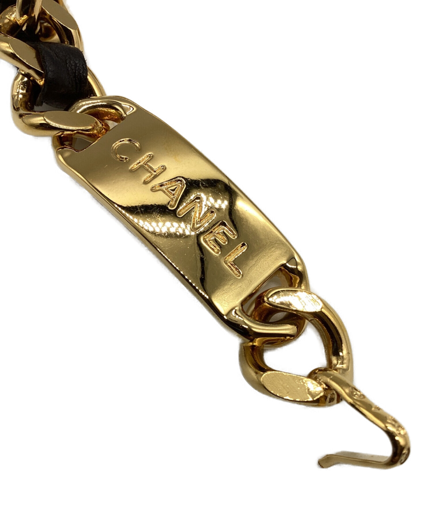 CHANEL チェーンベルト　ゴールド×ブラック革　  ヴィンテージ 中古・古着通販】CHANEL (シャネル) ロゴチェーンベルト ゴールド