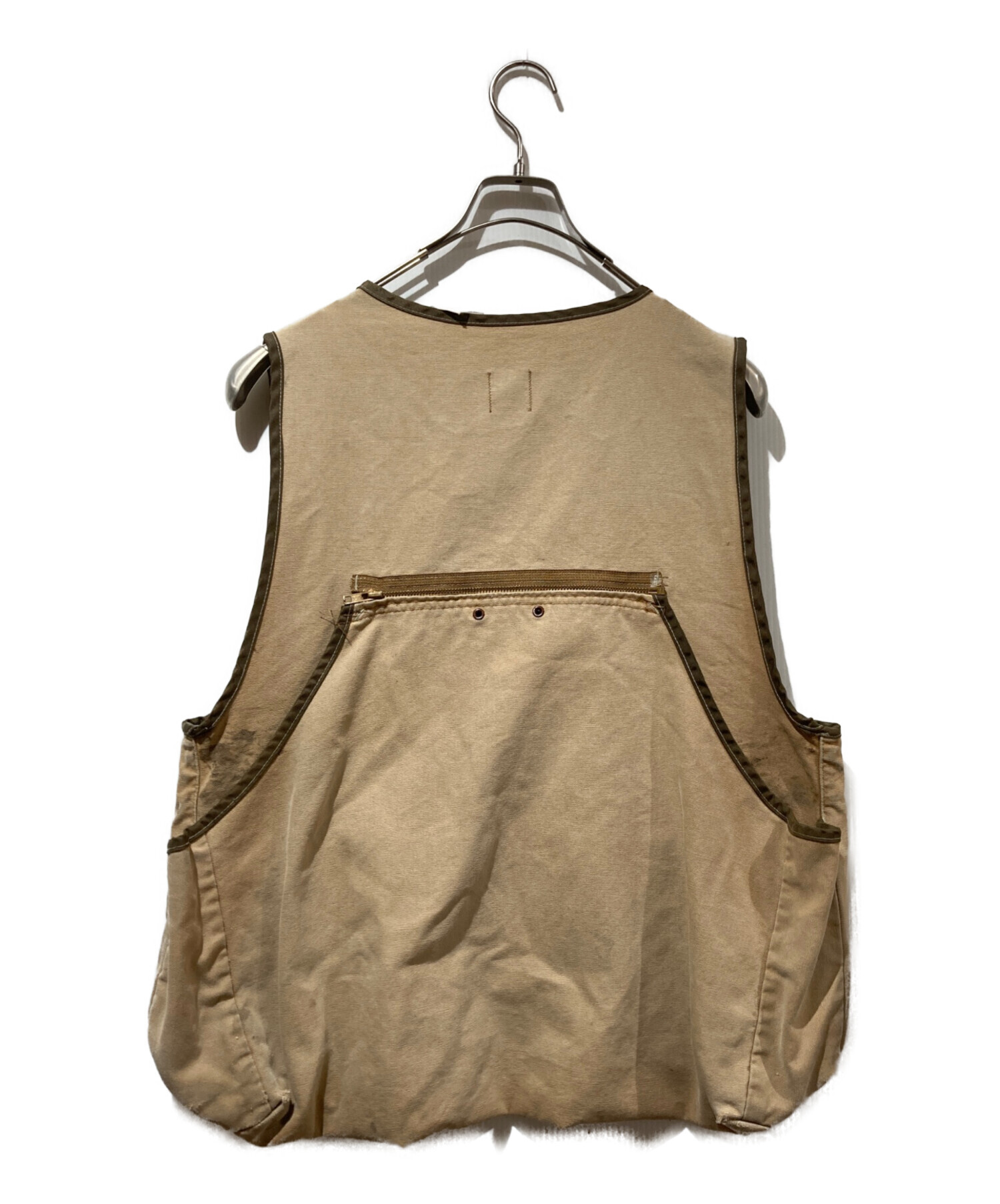 Carhartt ベージュ ベスト 中古・古着通販】CarHartt (カーハート) ハンティングベスト ベージュ