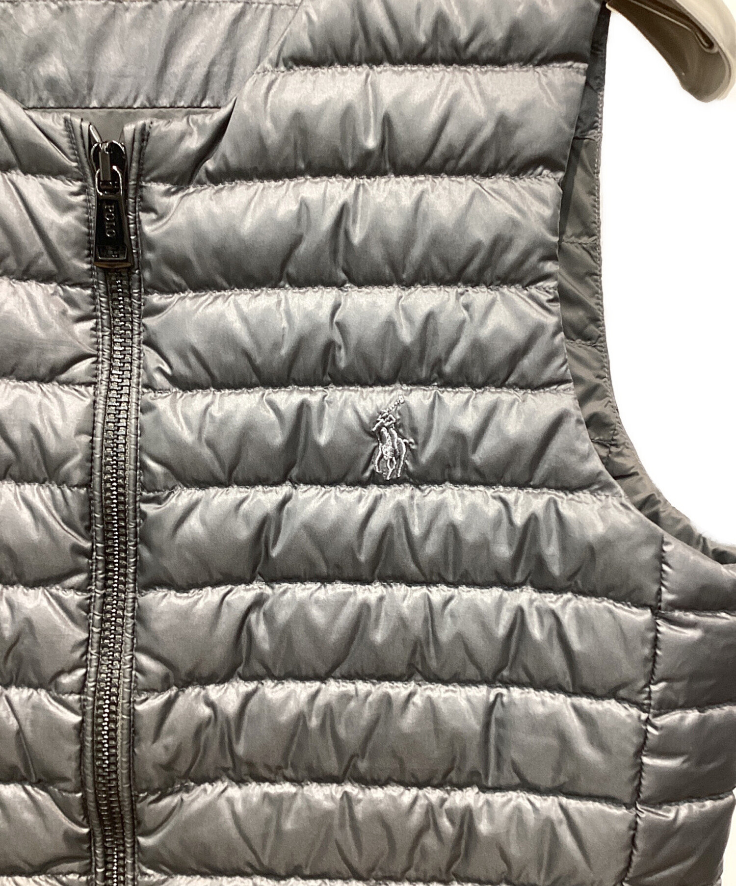 美品 POLO RALPH LAUREN ダウンベスト ロゴ刺繍 グレー S 中古・古着通販】POLO RALPH LAUREN (ポロ・ラルフローレン) ダウン