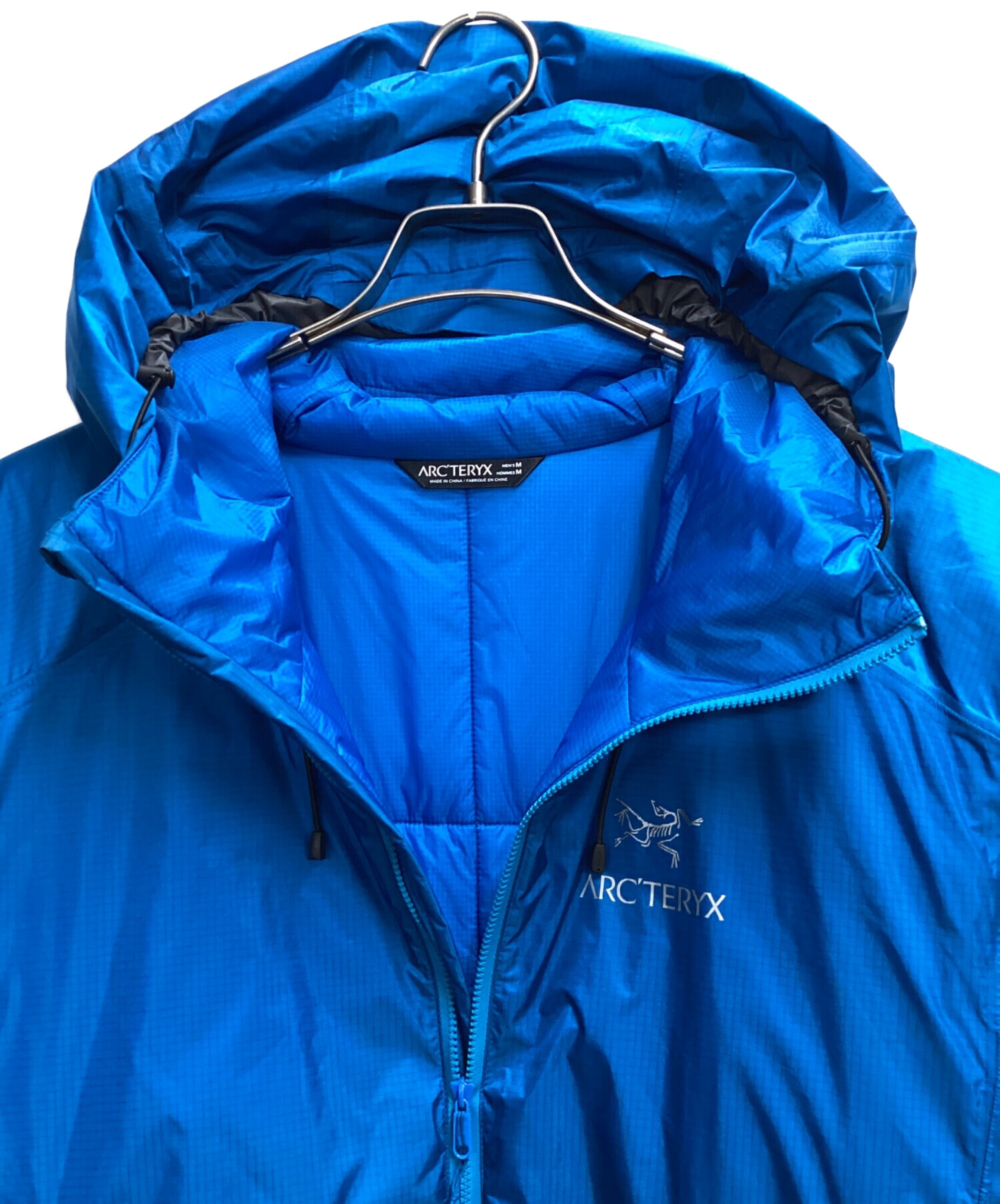 ARC'TERYX ナイロンジャケット フーディー ブルー 中古・古着通販】ARC'TERYX (アークテリクス) ニュークレイAR