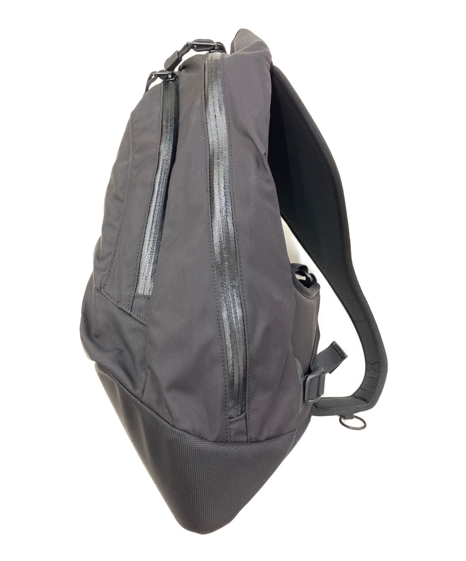 00s10s ARC'TERYX ショルダーバッグ グレー 激レアy2k 中古・古着通販】ARC'TERYX (アークテリクス) ショルダーバッグ/QUIVER