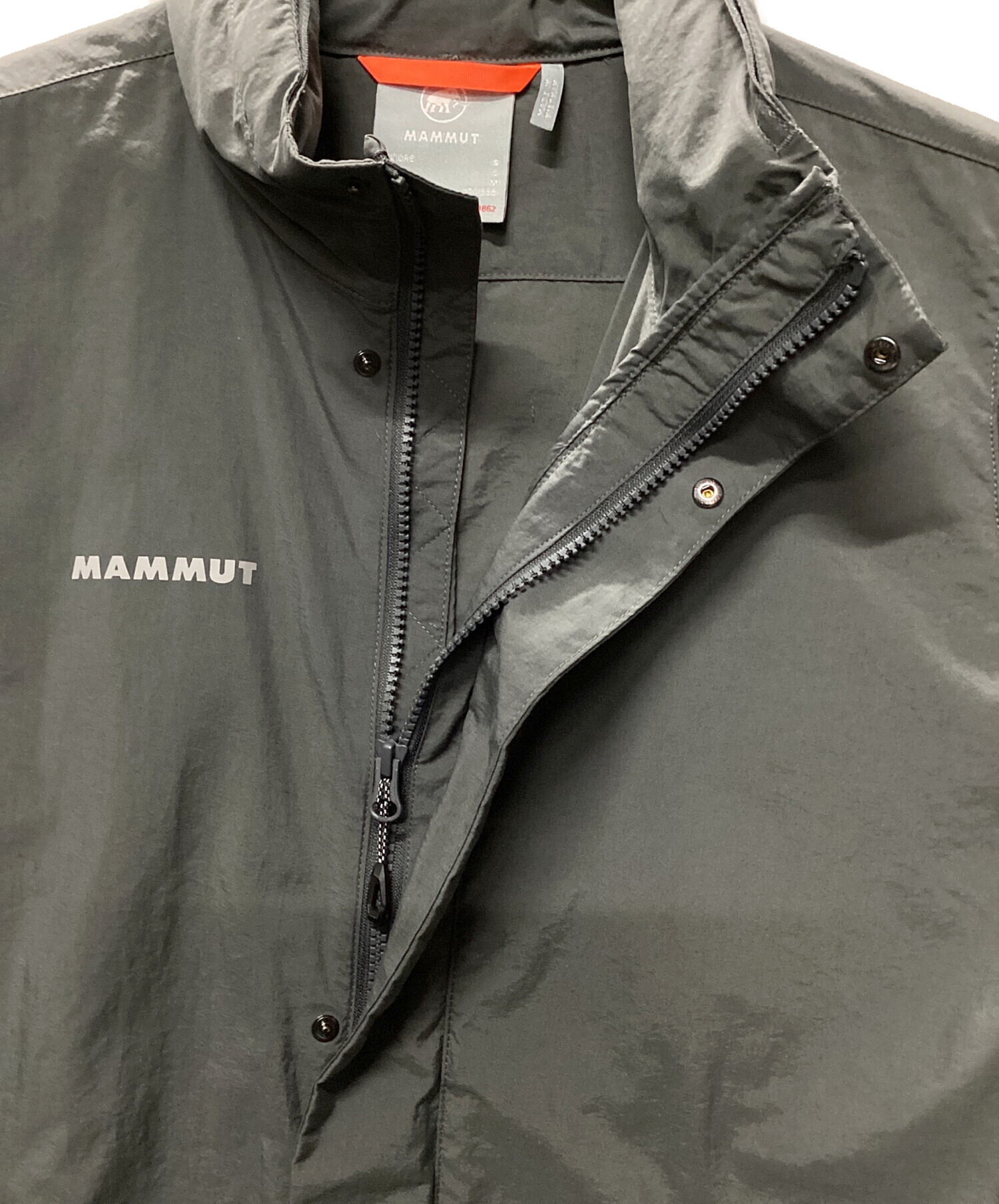 美品！MAMMUT マムートマウンテンパーカー Mサイズ グレー MAMMUT マムート マウンテンパーカー ナイロン L グレー 灰色 フード