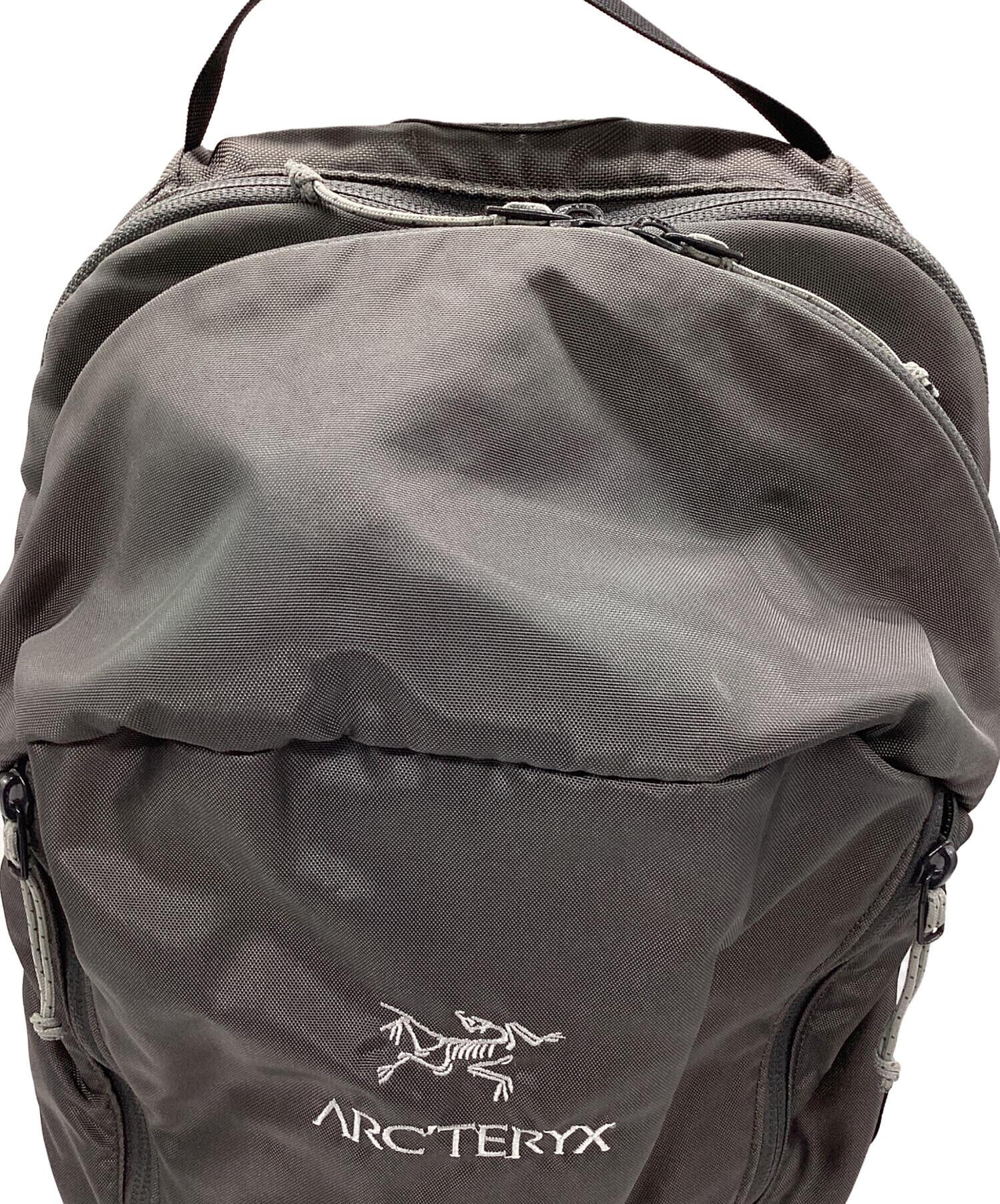 美品国内正規品　ARCTERYX マンティス 26 旧モデル　グレー　pilot アークテリクス MANTIS 26 旧型グレー(パイロット) ARC'TERYX
