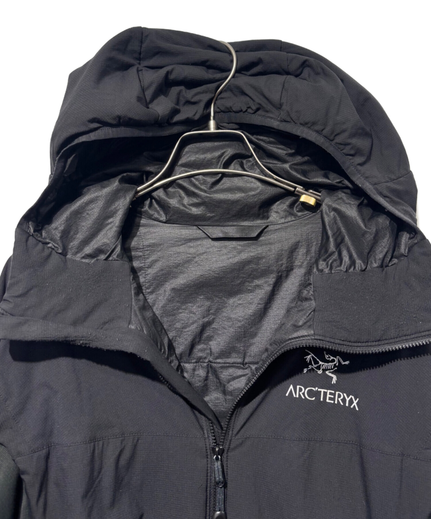 アークテリクス　アトムLTフーディ　Mサイズ　黒（旧タグ） 中古・古着通販】ARC'TERYX (アークテリクス) アトムLTフーディー
