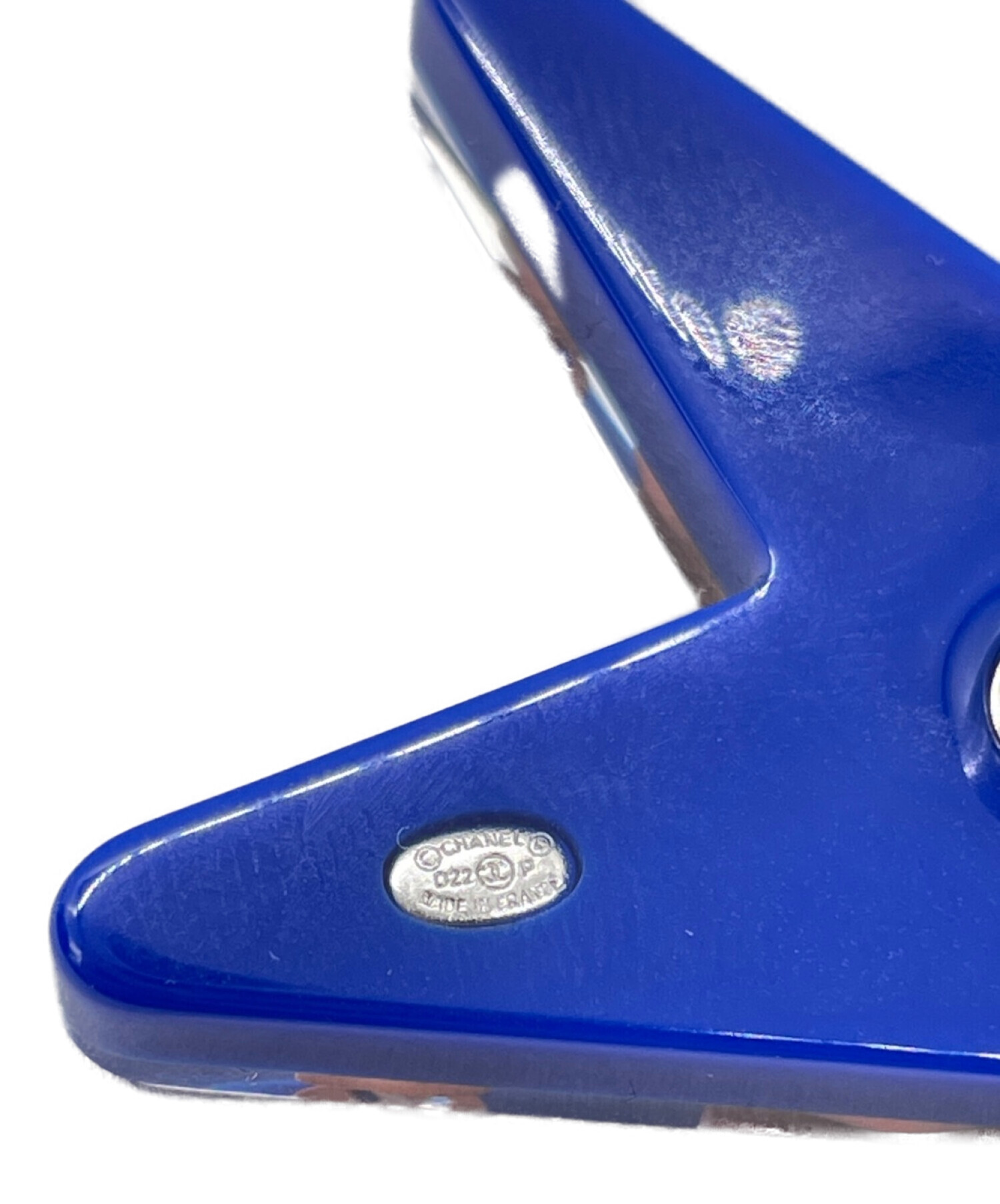 中古・古着通販】CHANEL (シャネル) ギターブローチ ブルー 中古・古着通販】CHANEL (シャネル) ギターブローチ ブルー