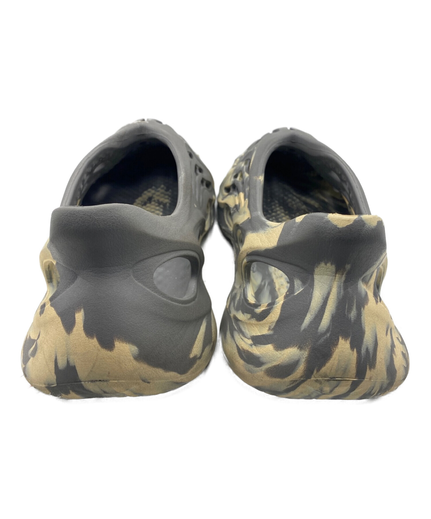 中古・古着通販】YEEZY (イージー) YEEZY FOAM RUNNER グレー サイズ