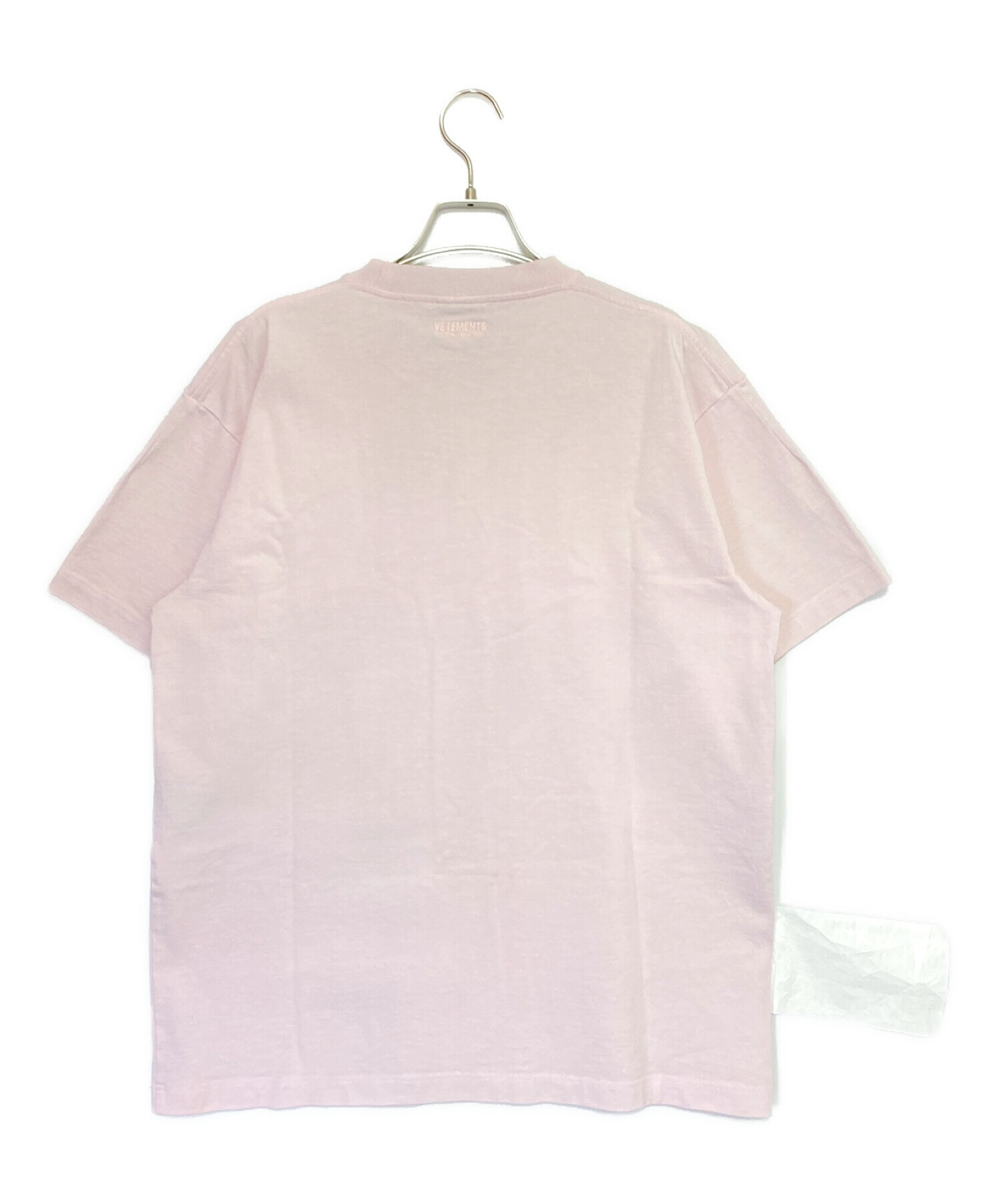 中古・古着通販】VETEMENTS (ヴェトモン) INVERTED LOGO TEE ピンク 