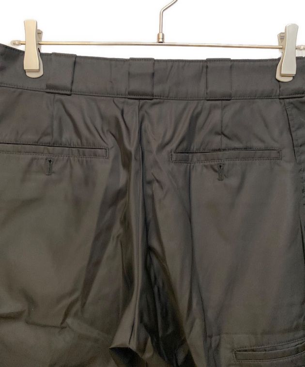 中古・古着通販】PRADA (プラダ) ロゴプレートナイロンパンツ ブラック