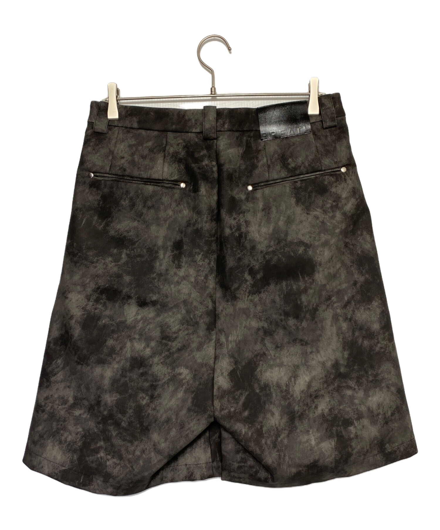 中古・古着通販】BREATH (ブレス) NEWRICH 2TACK SHORTS ブラック