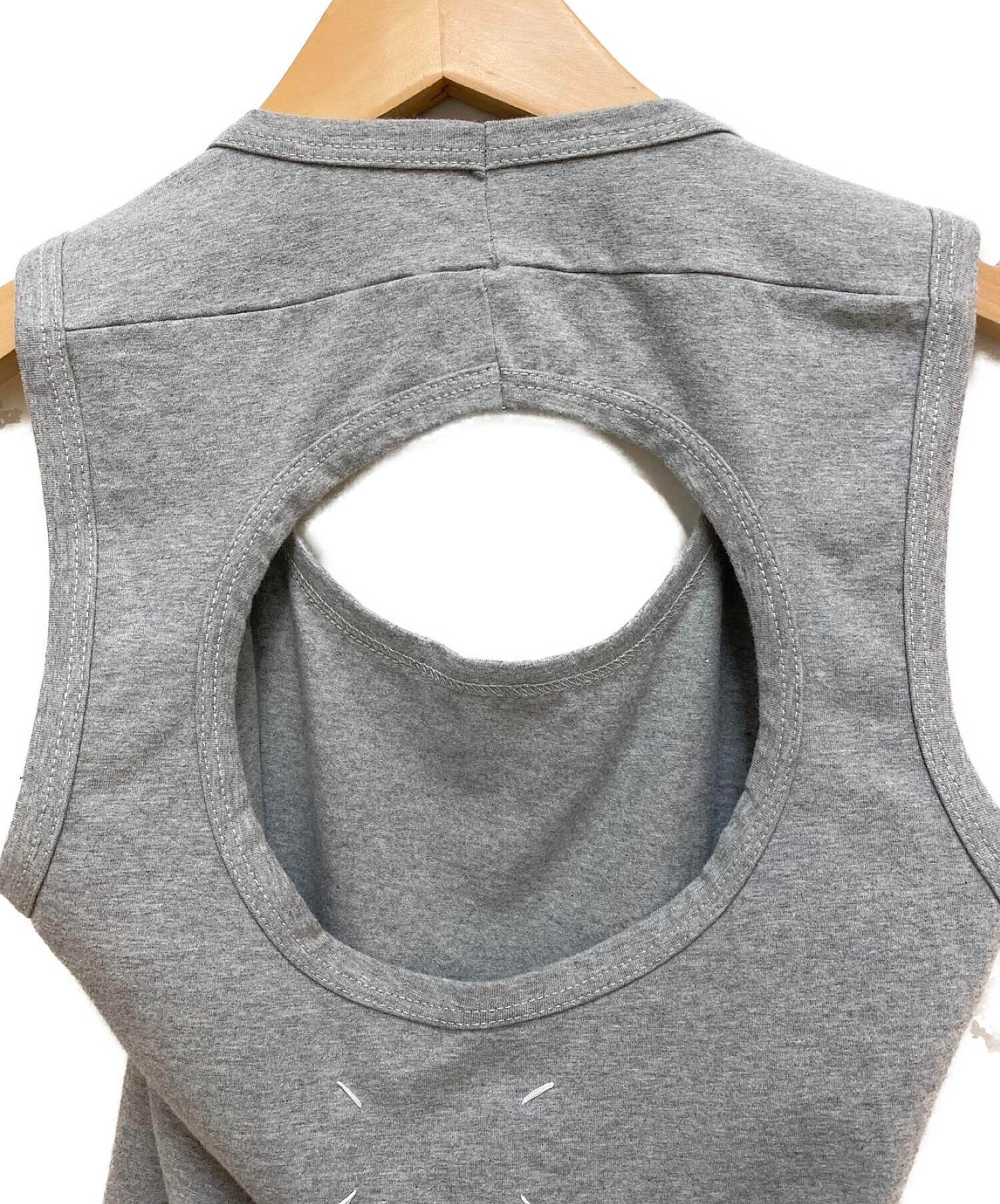 マルジェラ　グレー ノースリーブタンクトップ 中古・古着通販】Maison Margiela (メゾンマルジェラ) ホール