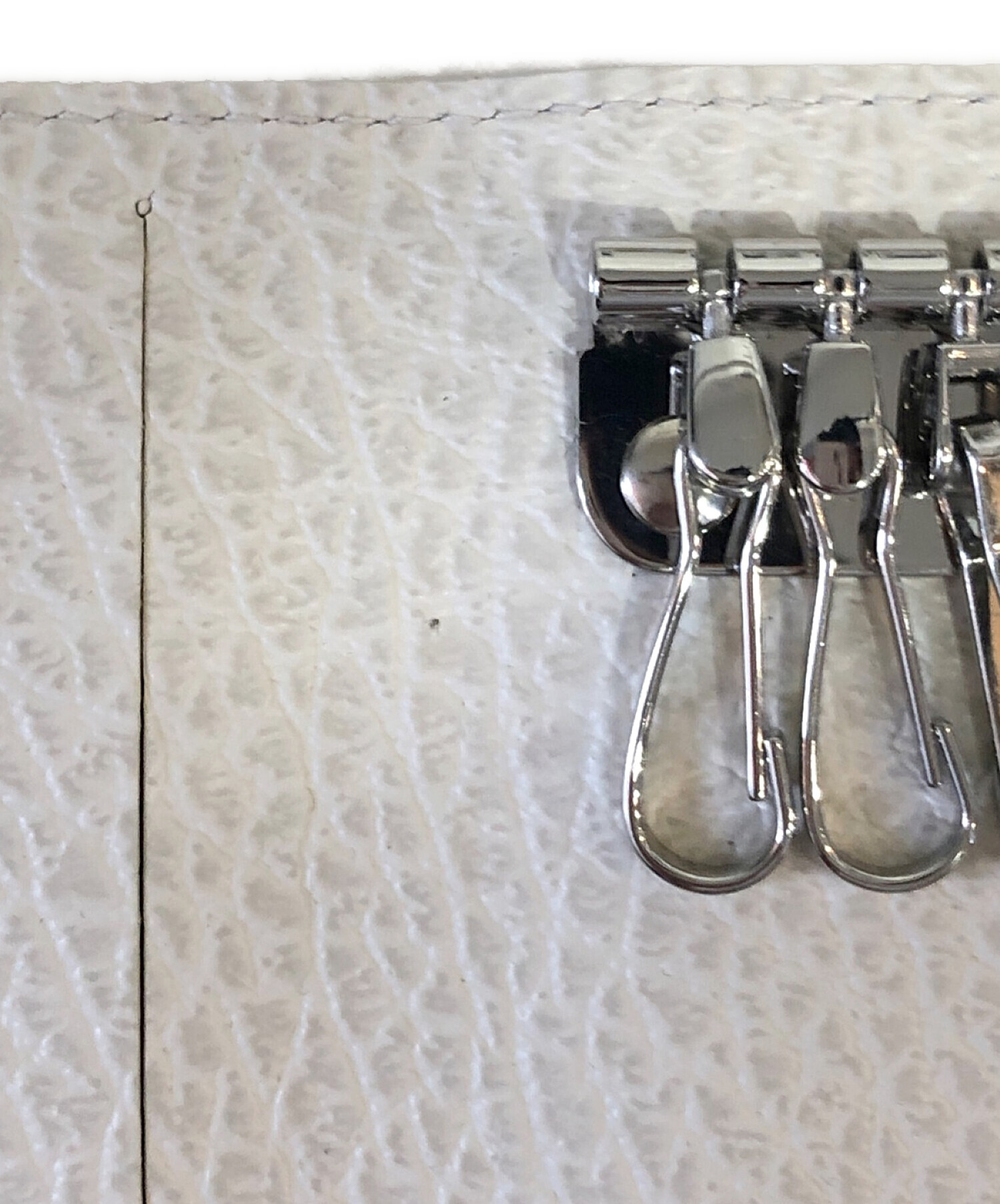 マルジェラ キーケース 6連フック 完品 オフホワイト マルジェラ キーケース 6連フック 完品 オフホワイト Maison Margiela