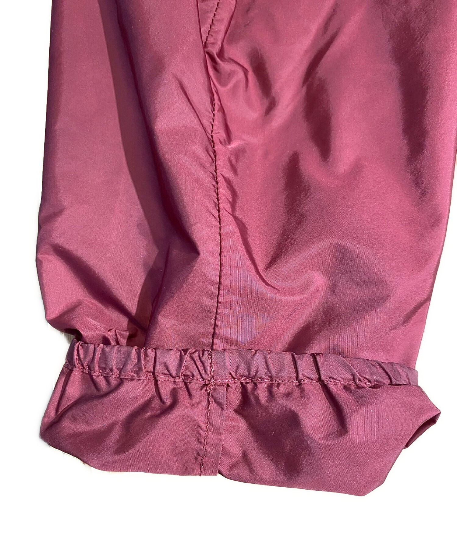 PRADAジャージベージュ/ワインレッド フルジップジャケット ロゴ レッド（赤）系 PRADA(プラダ) ジャージ(メンズ) - ブランド通販
